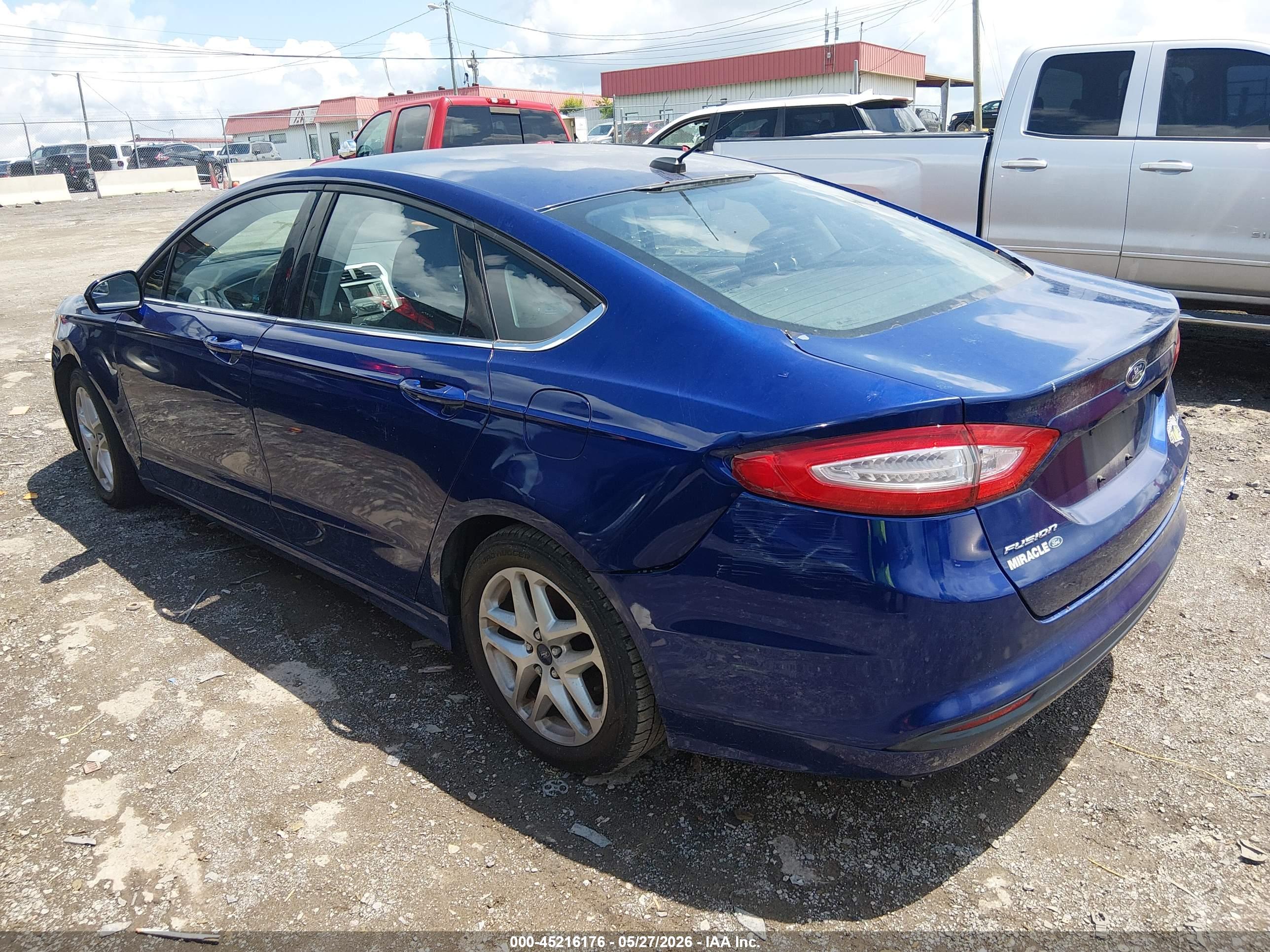 FORD FUSION image 3