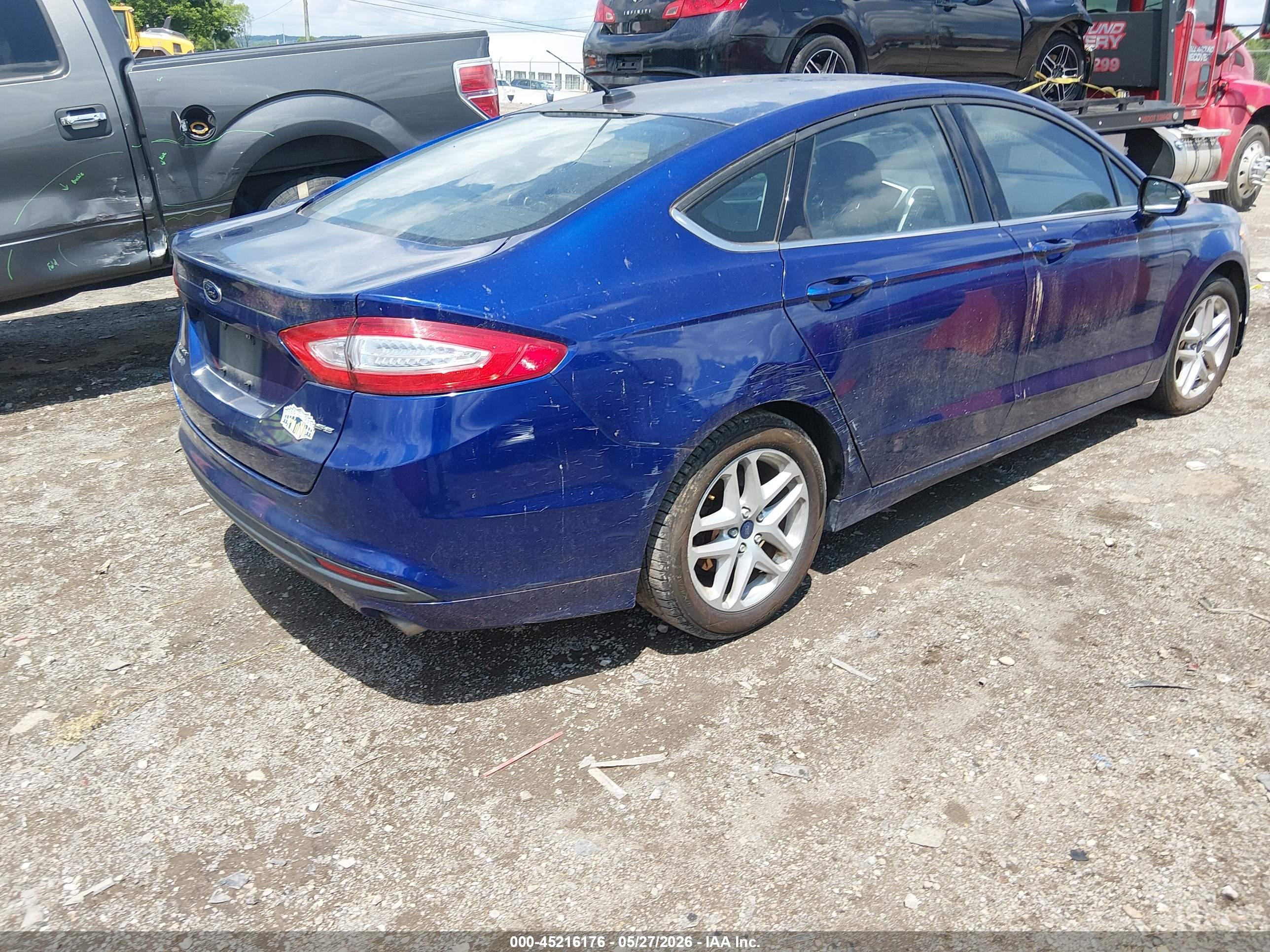 FORD FUSION image 4