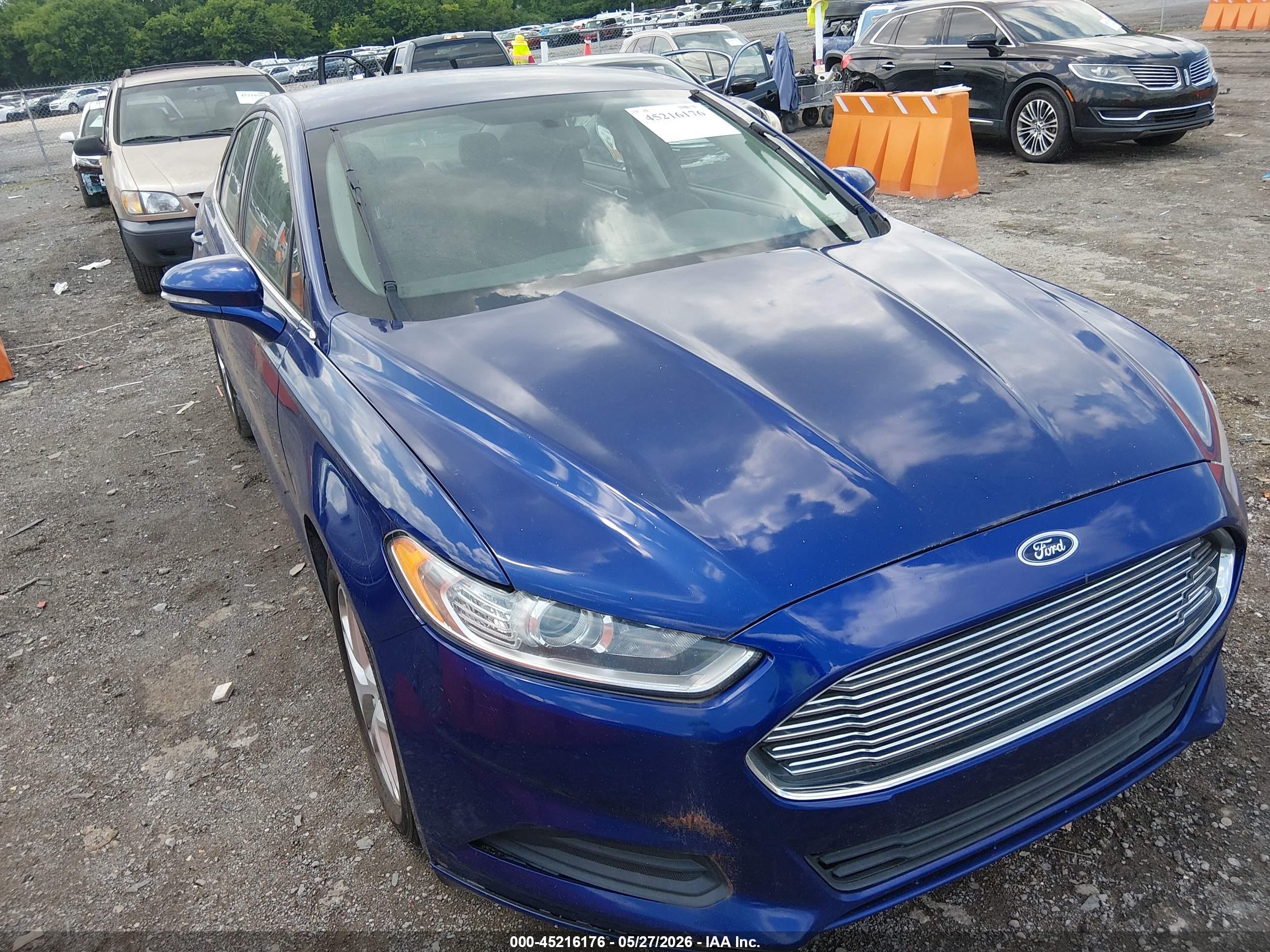 FORD FUSION image 6