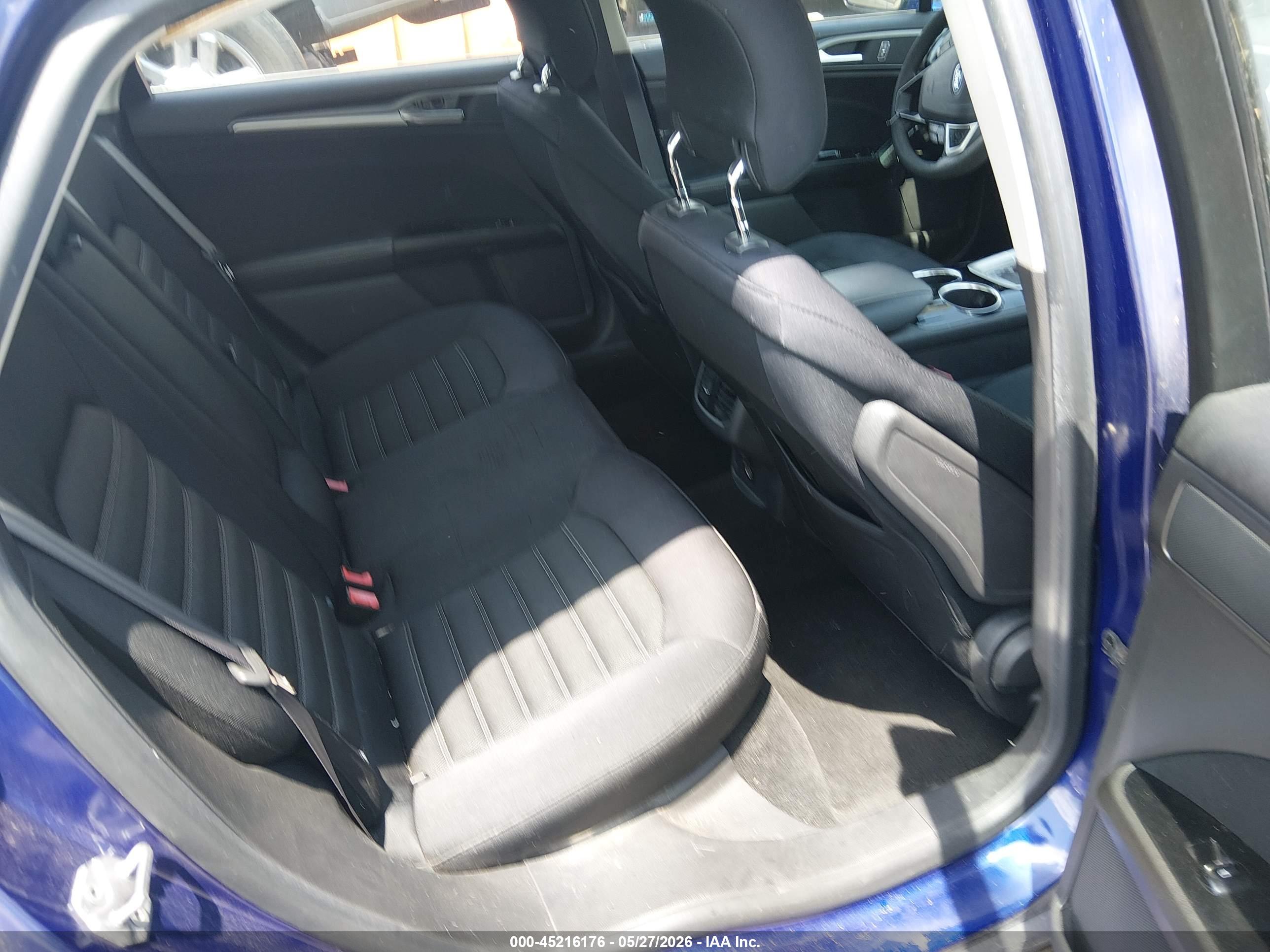 FORD FUSION image 8
