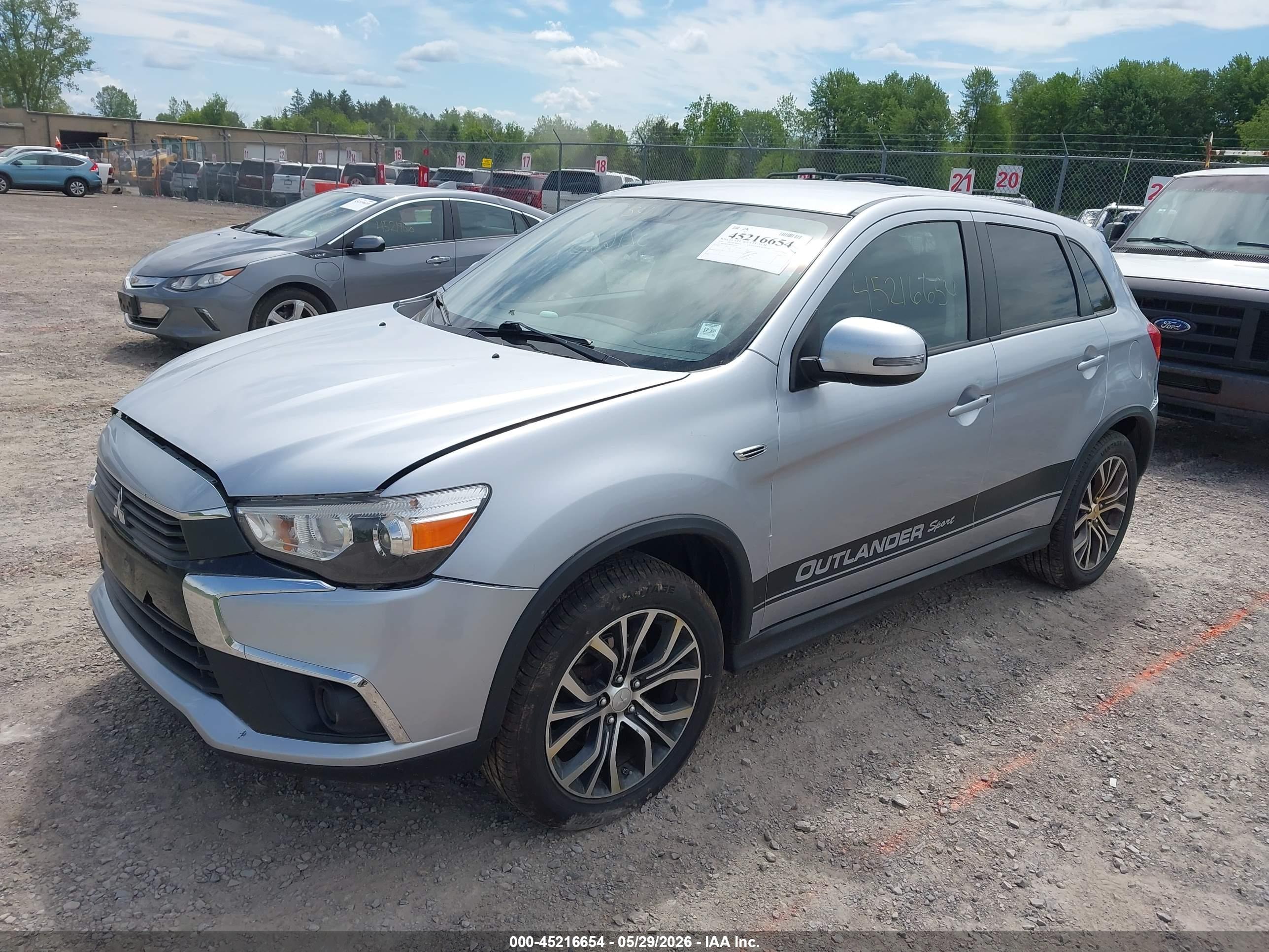 MITSUBISHI OUTLANDER image 2