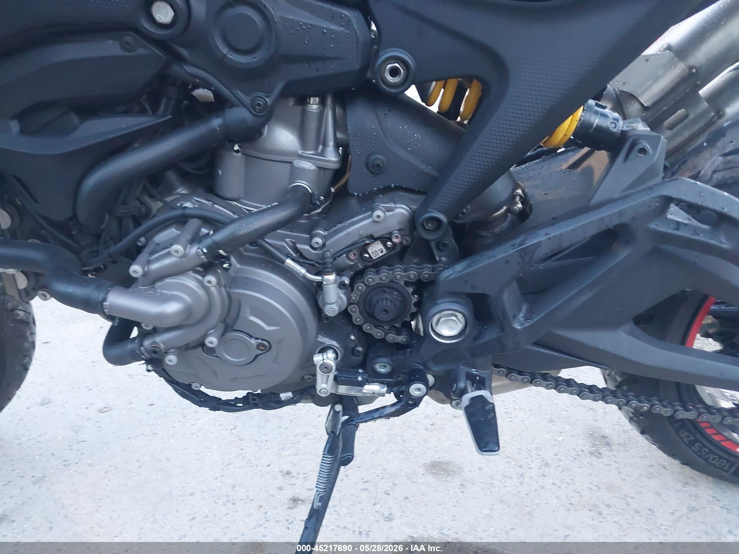 DUCATI MONSTER image 9