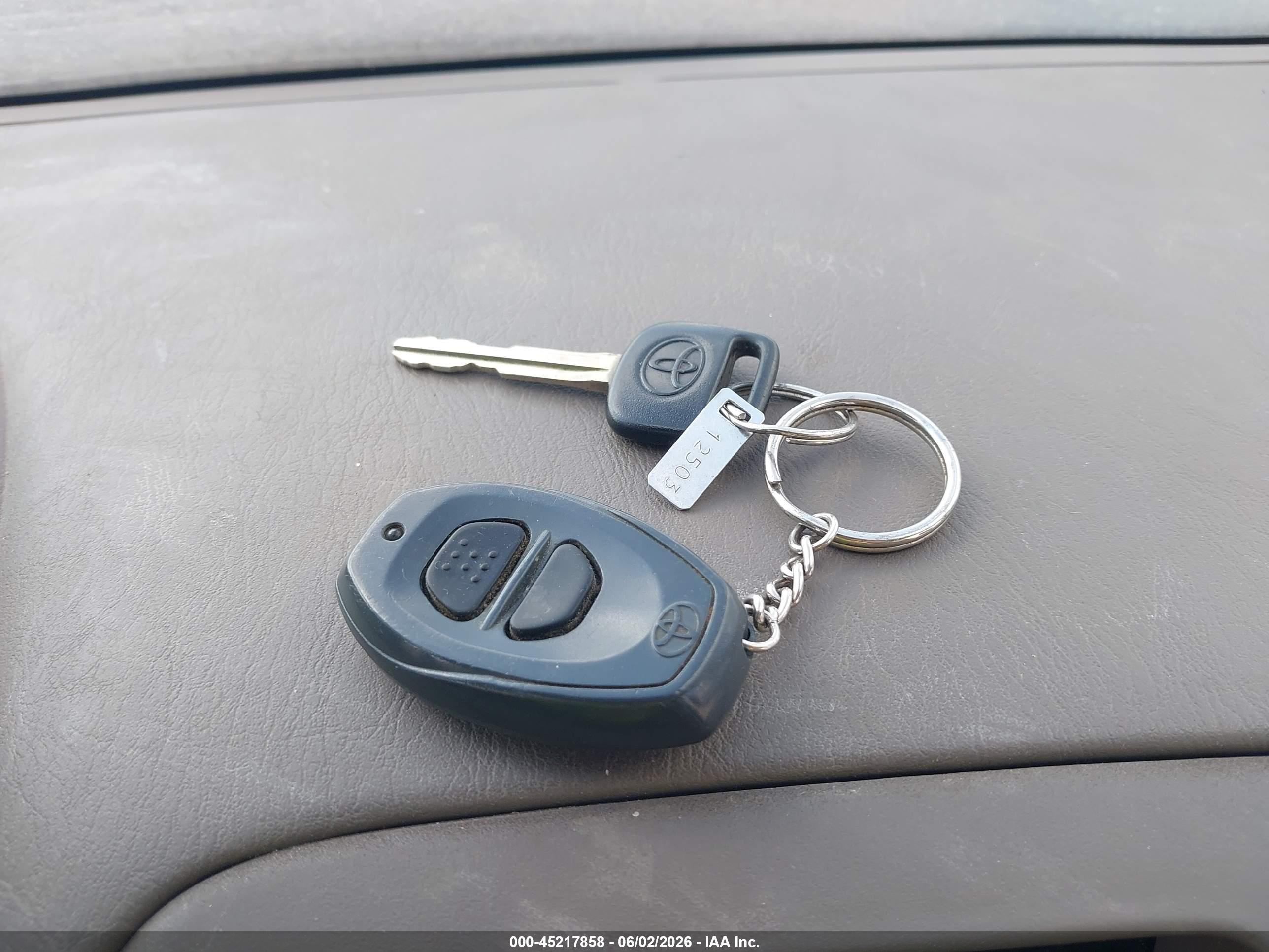 TOYOTA COROLLA image 11