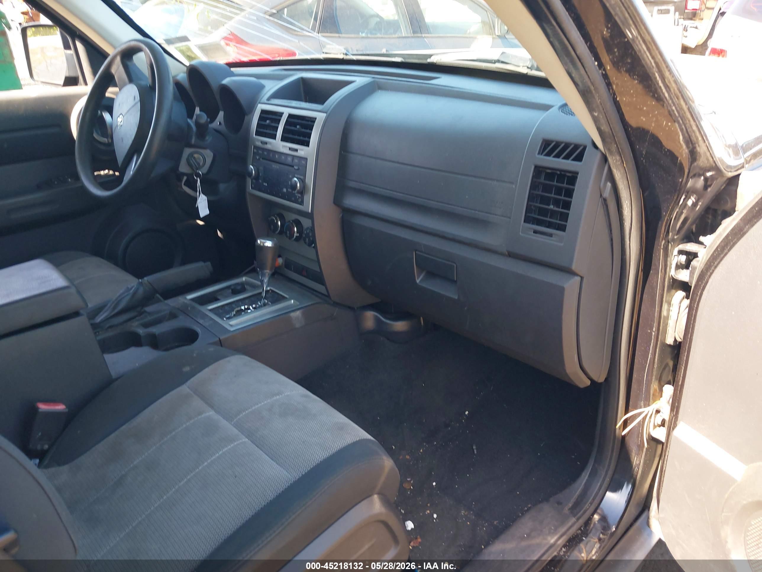 DODGE NITRO image 5