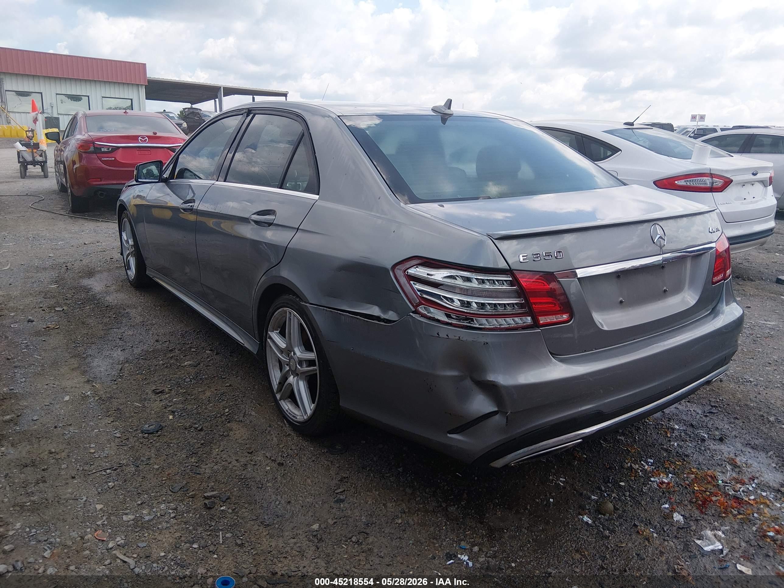 MERCEDES-BENZ E image 3