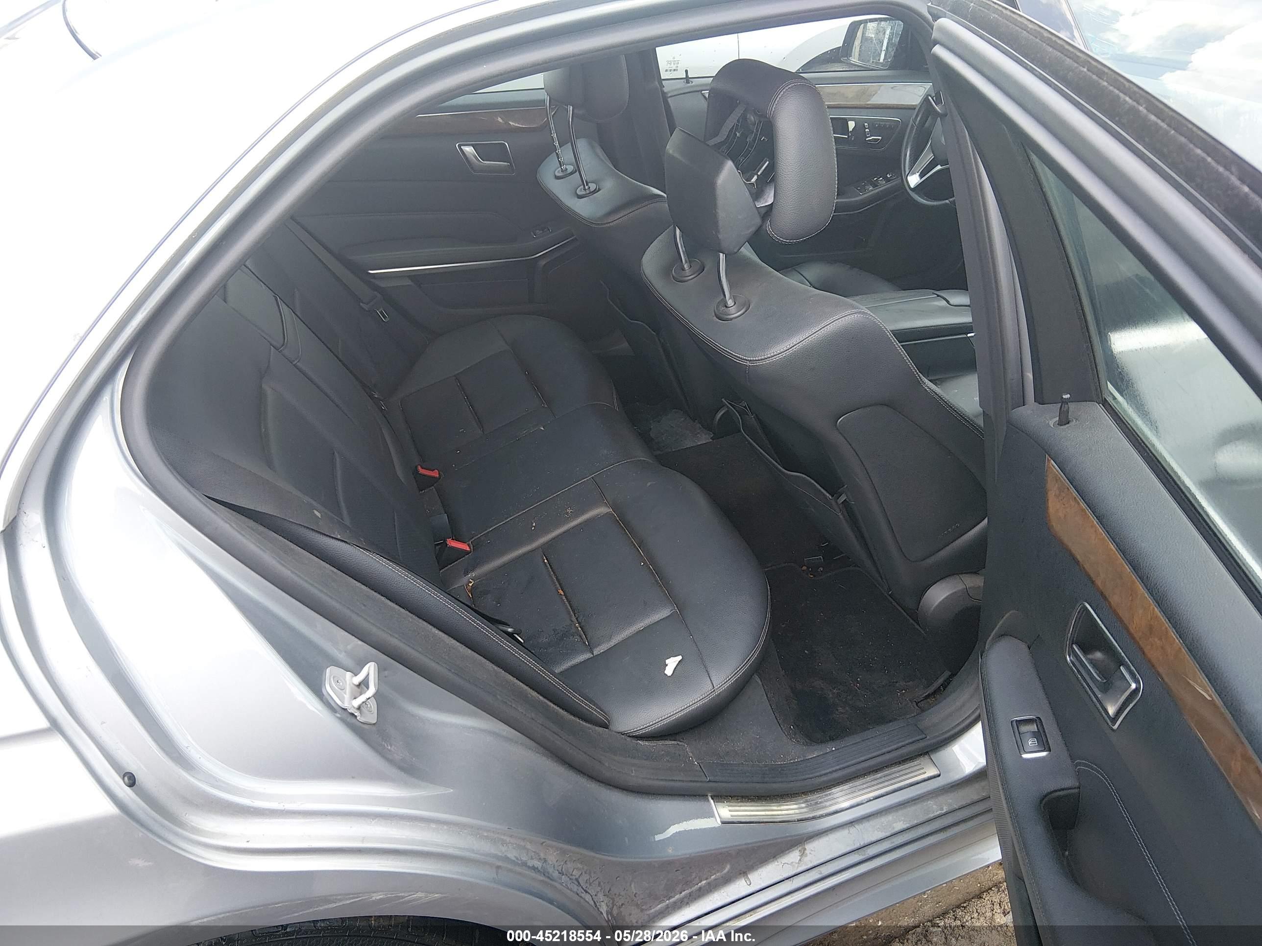 MERCEDES-BENZ E image 8