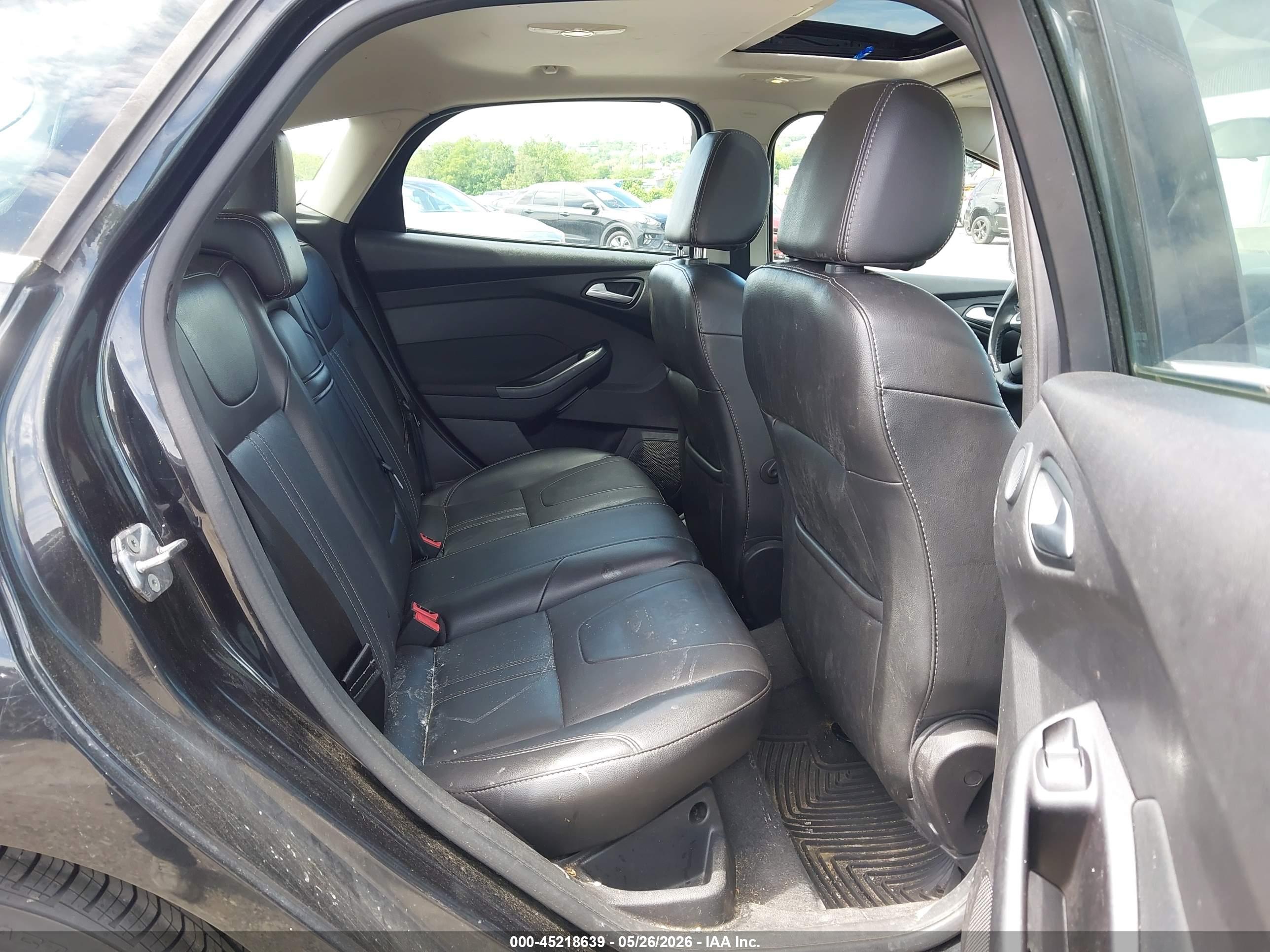 FORD FOCUS image 8
