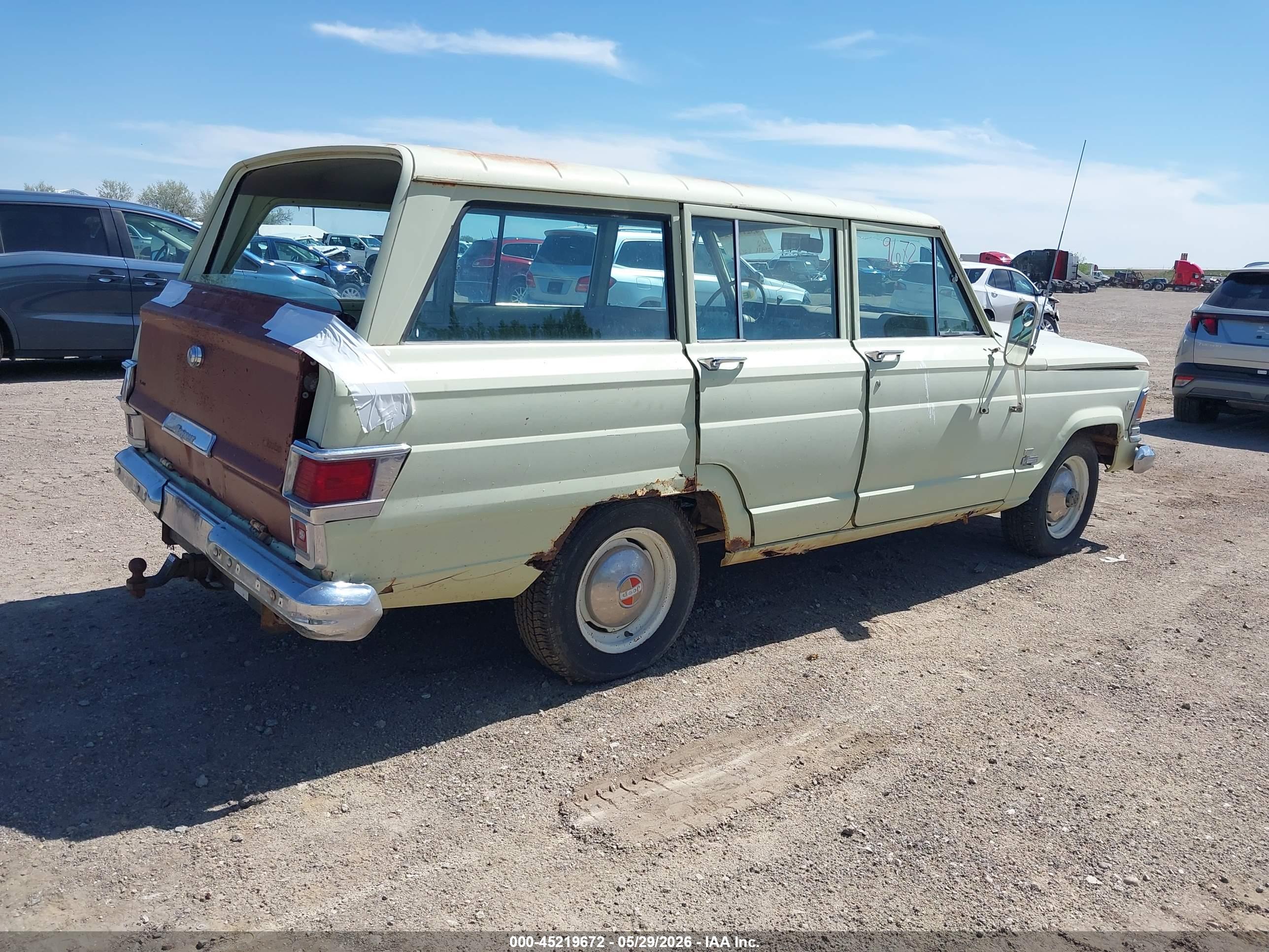 JEEP WAGONEER image 4