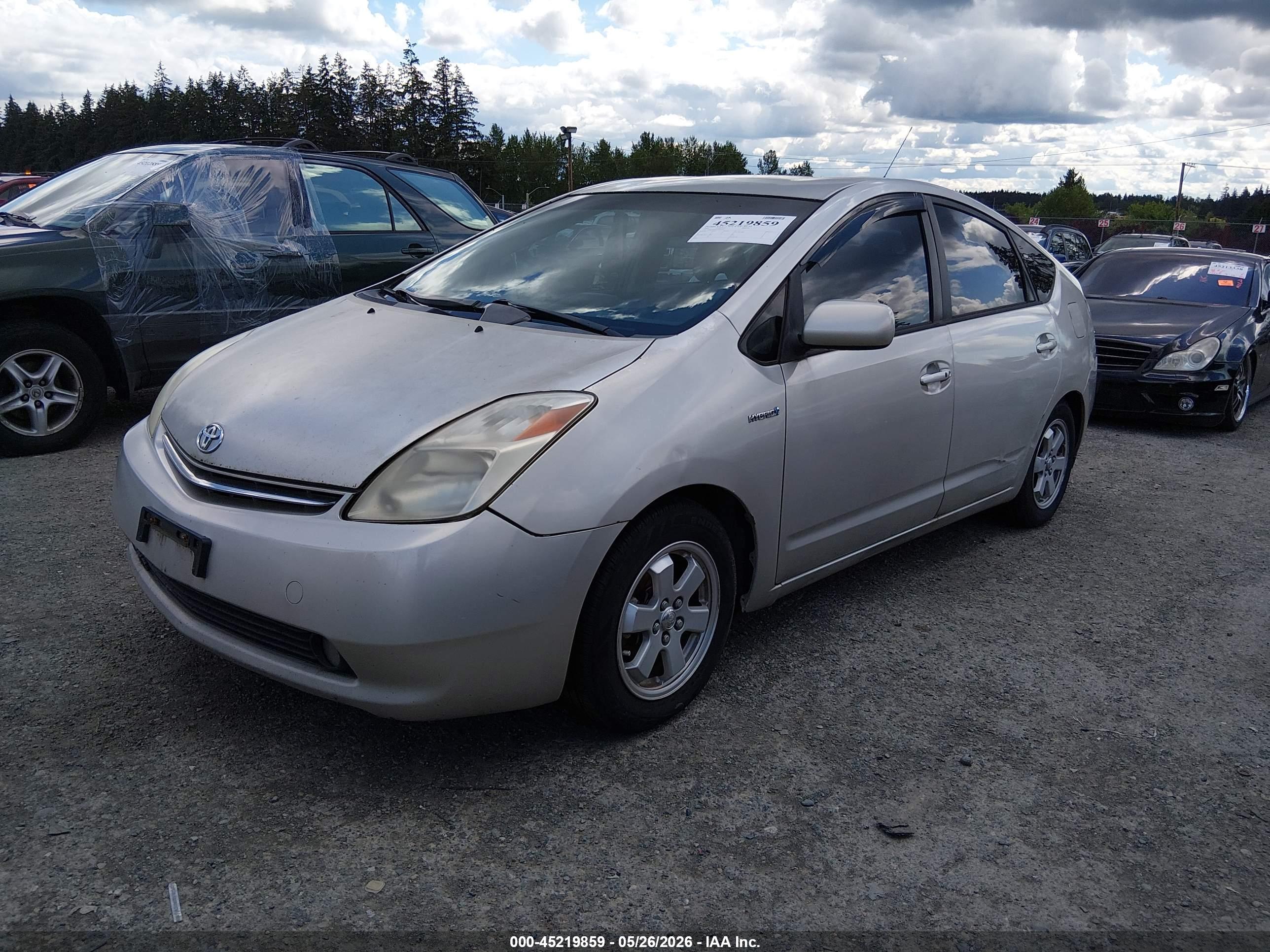 TOYOTA PRIUS image 2