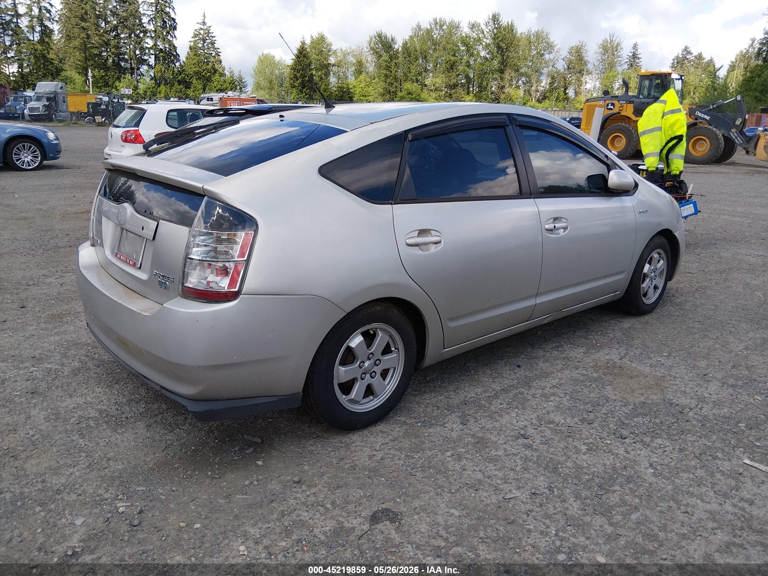TOYOTA PRIUS image 4