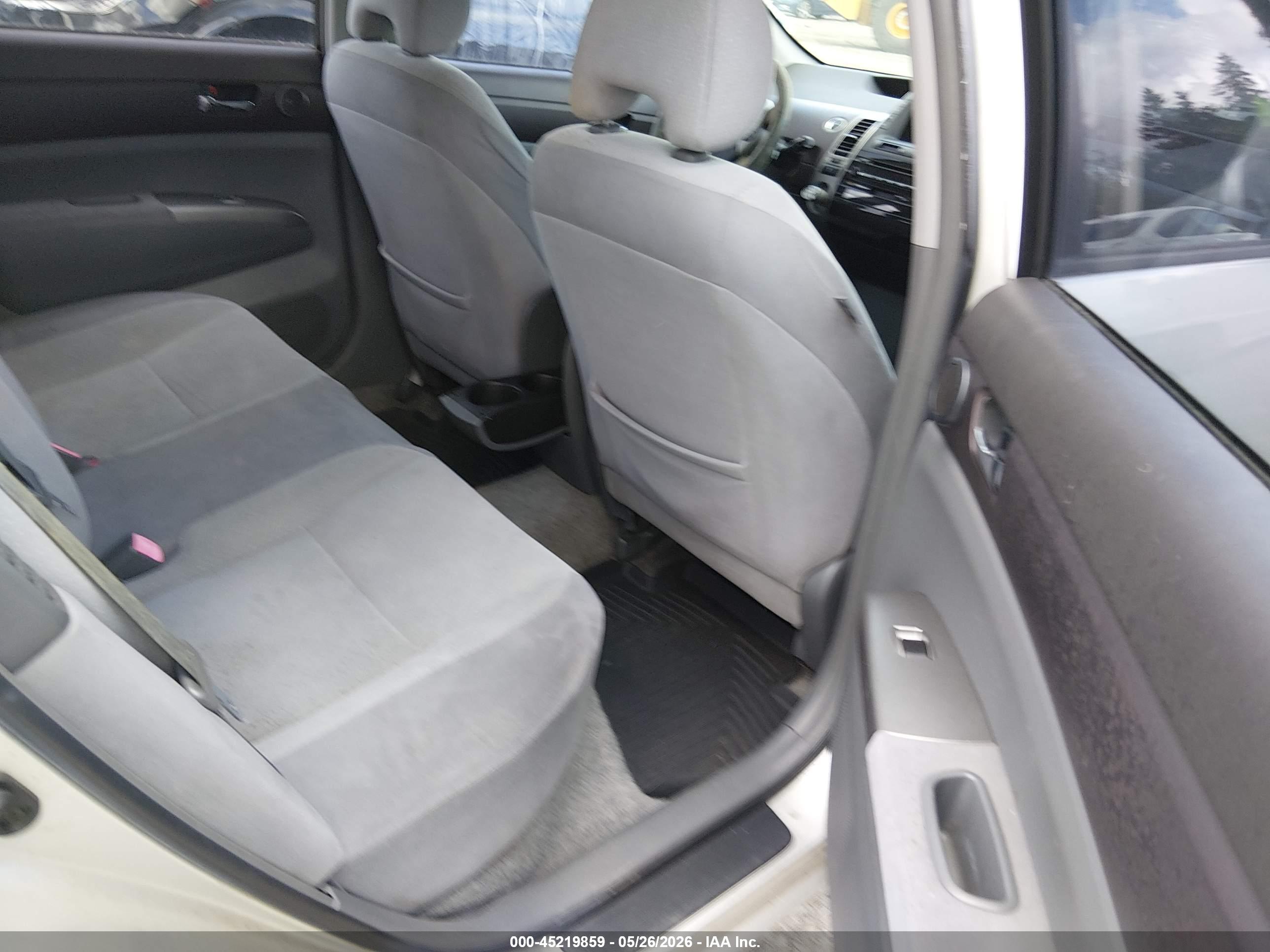 TOYOTA PRIUS image 8