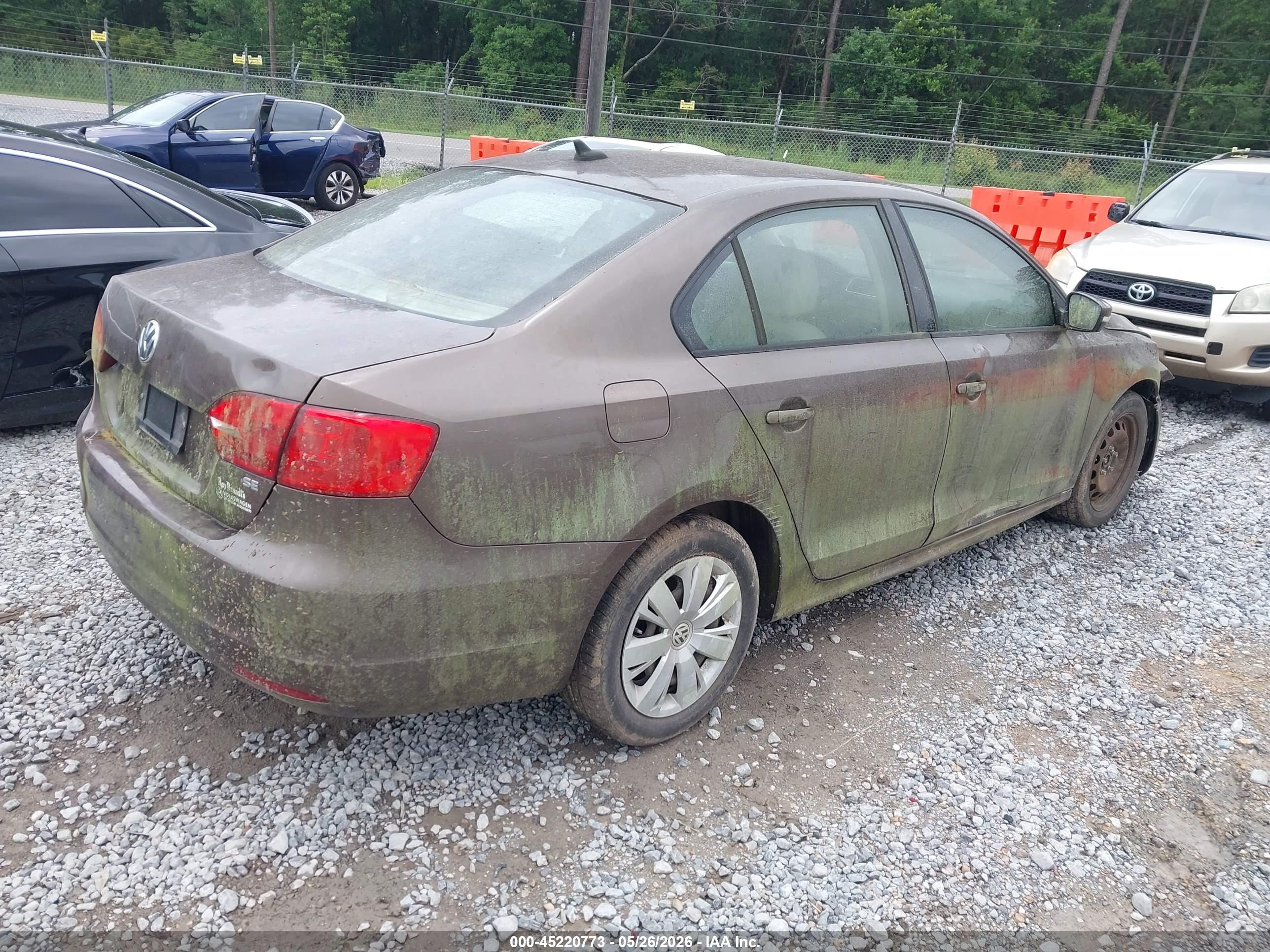 VOLKSWAGEN JETTA image 4