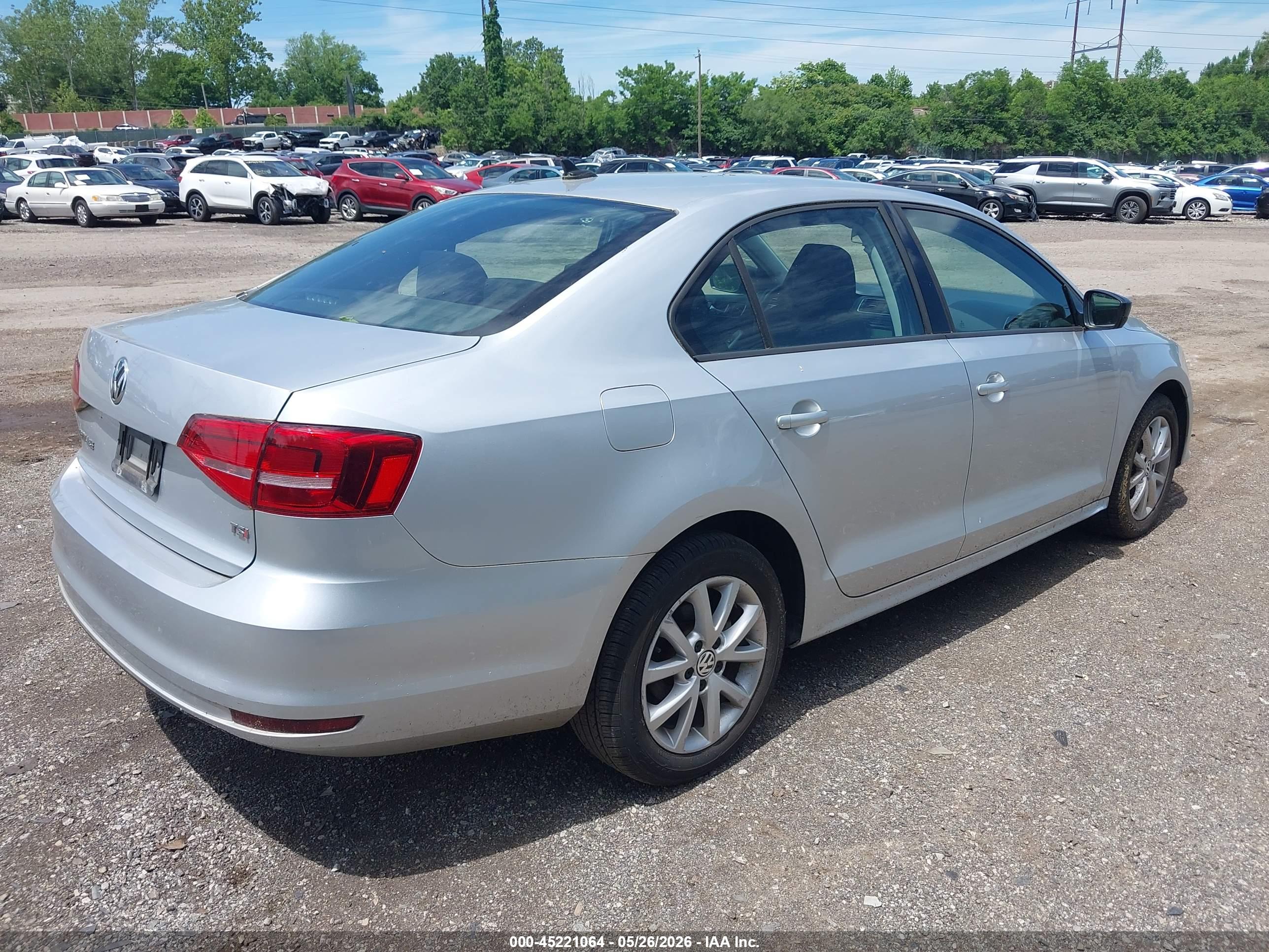 VOLKSWAGEN JETTA image 4