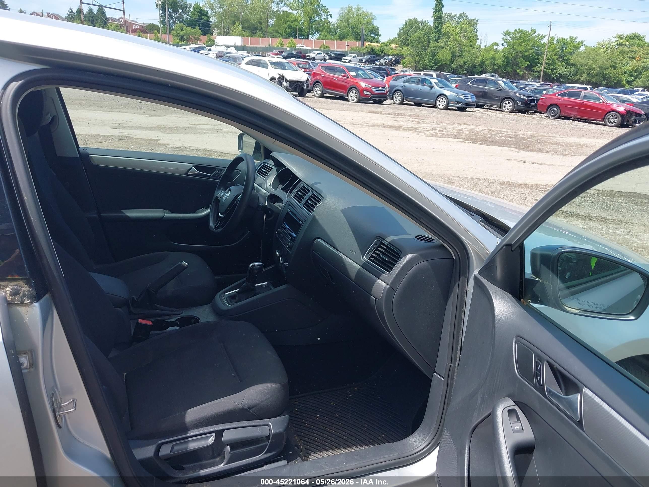 VOLKSWAGEN JETTA image 5