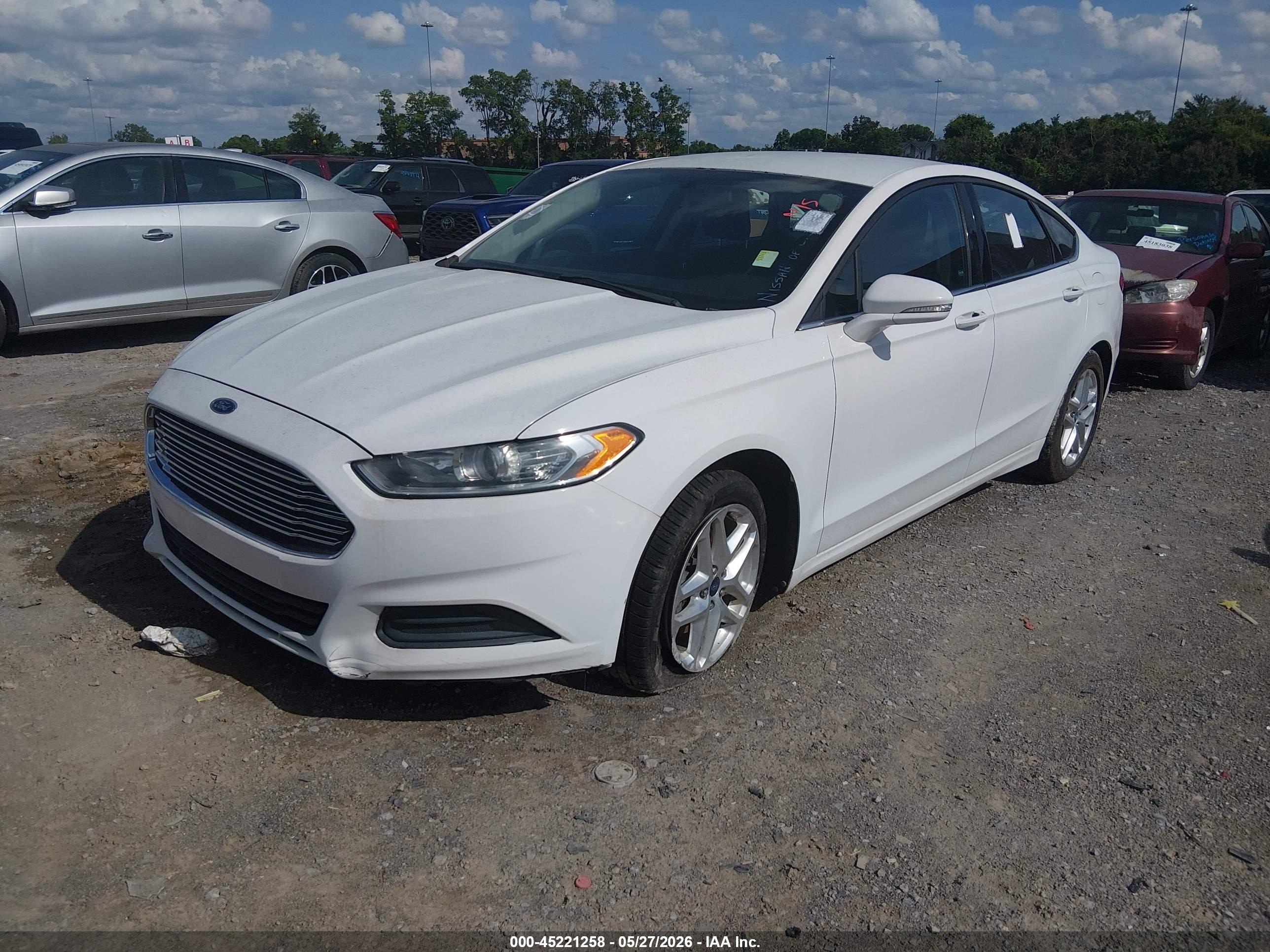 FORD FUSION image 2