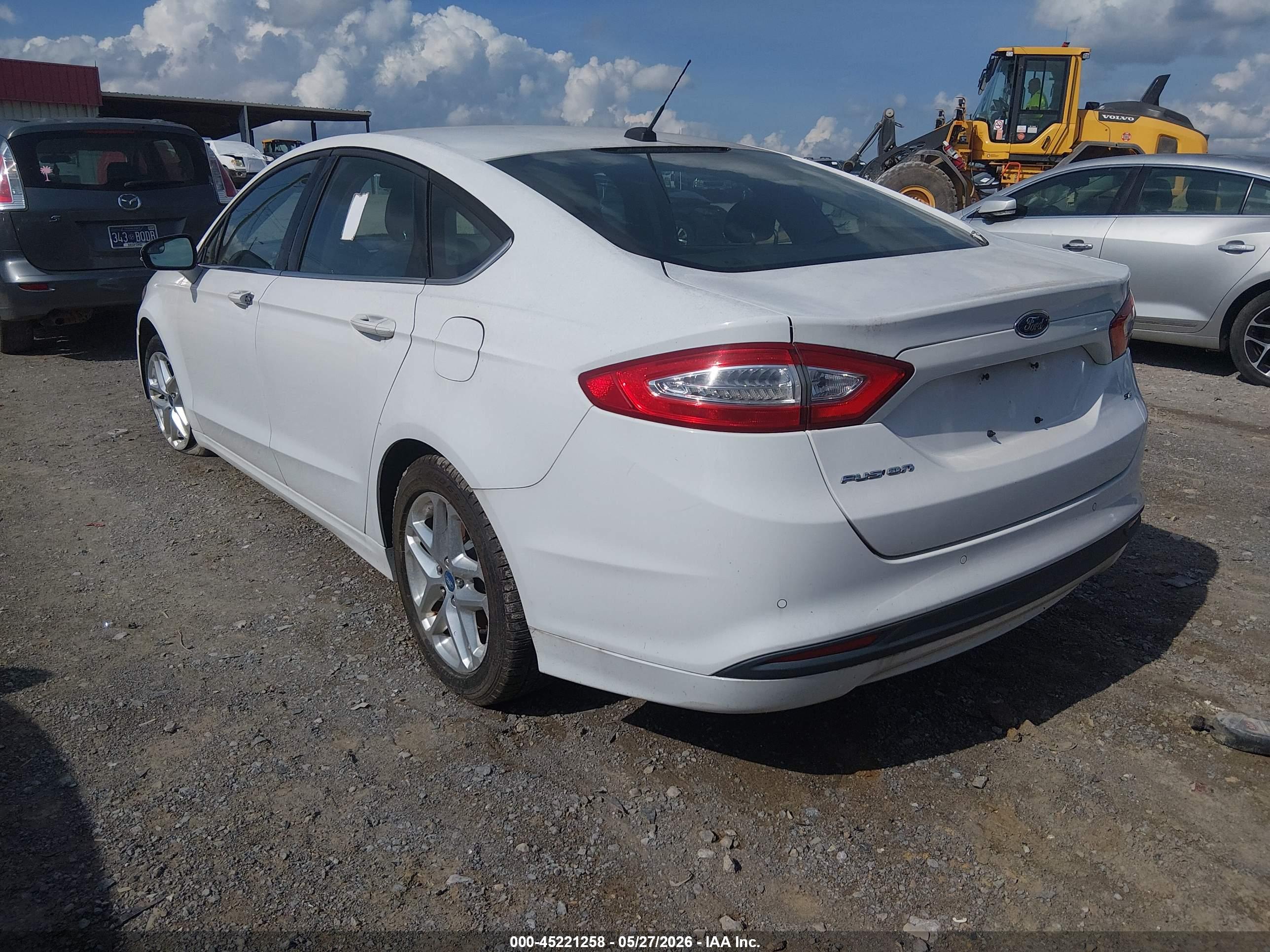 FORD FUSION image 3