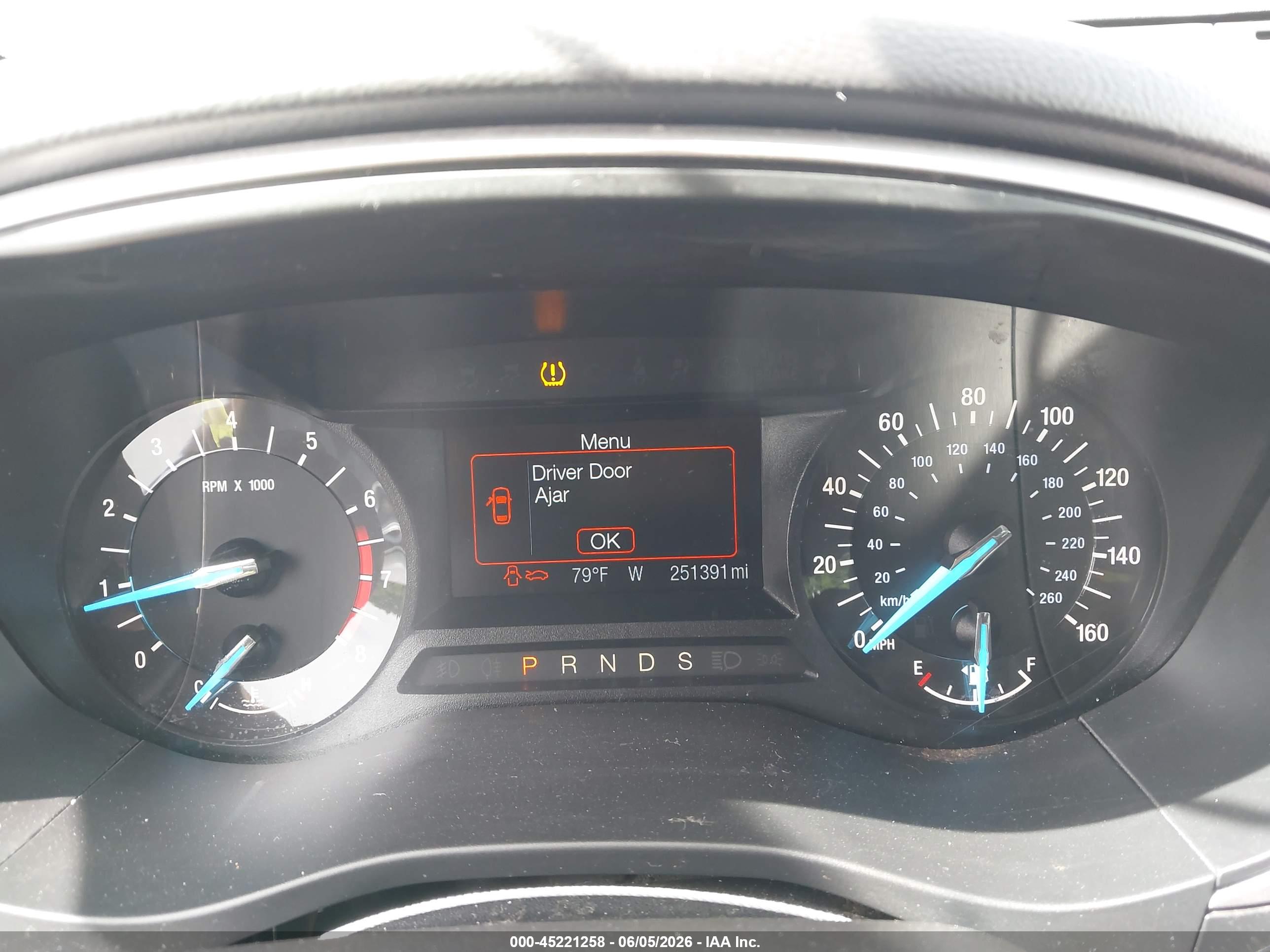 FORD FUSION image 7