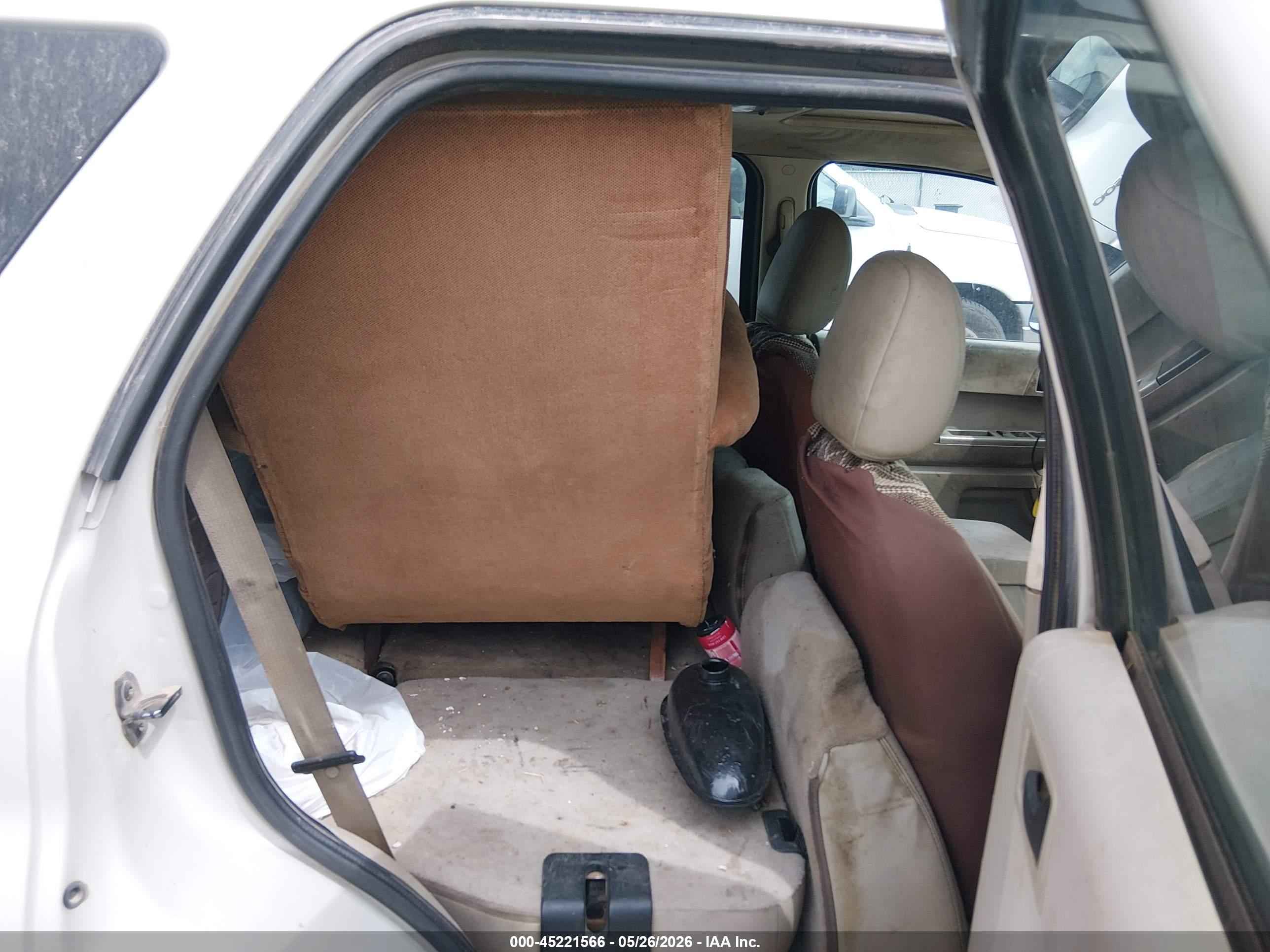 FORD ESCAPE image 8