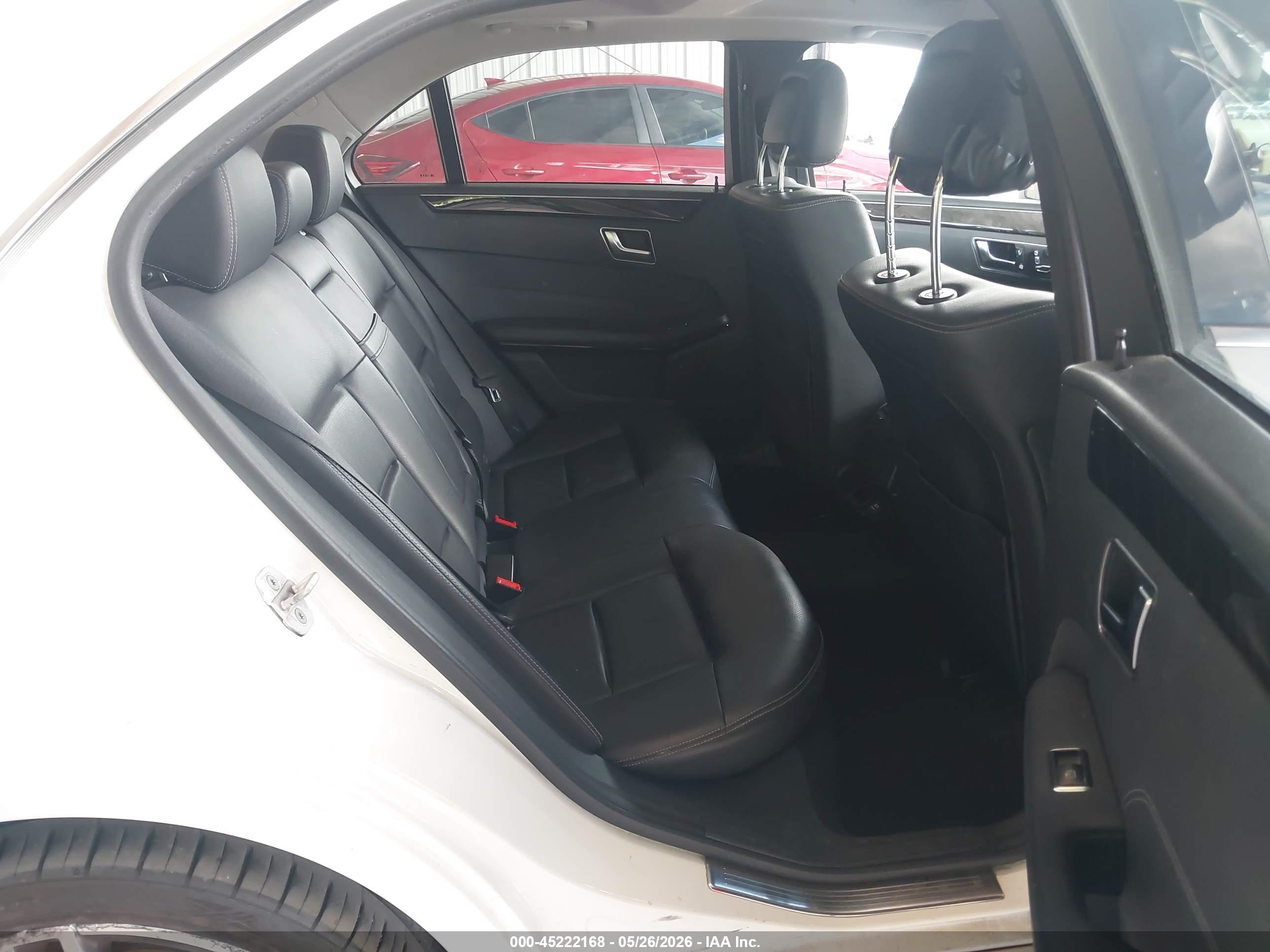 MERCEDES-BENZ E image 8