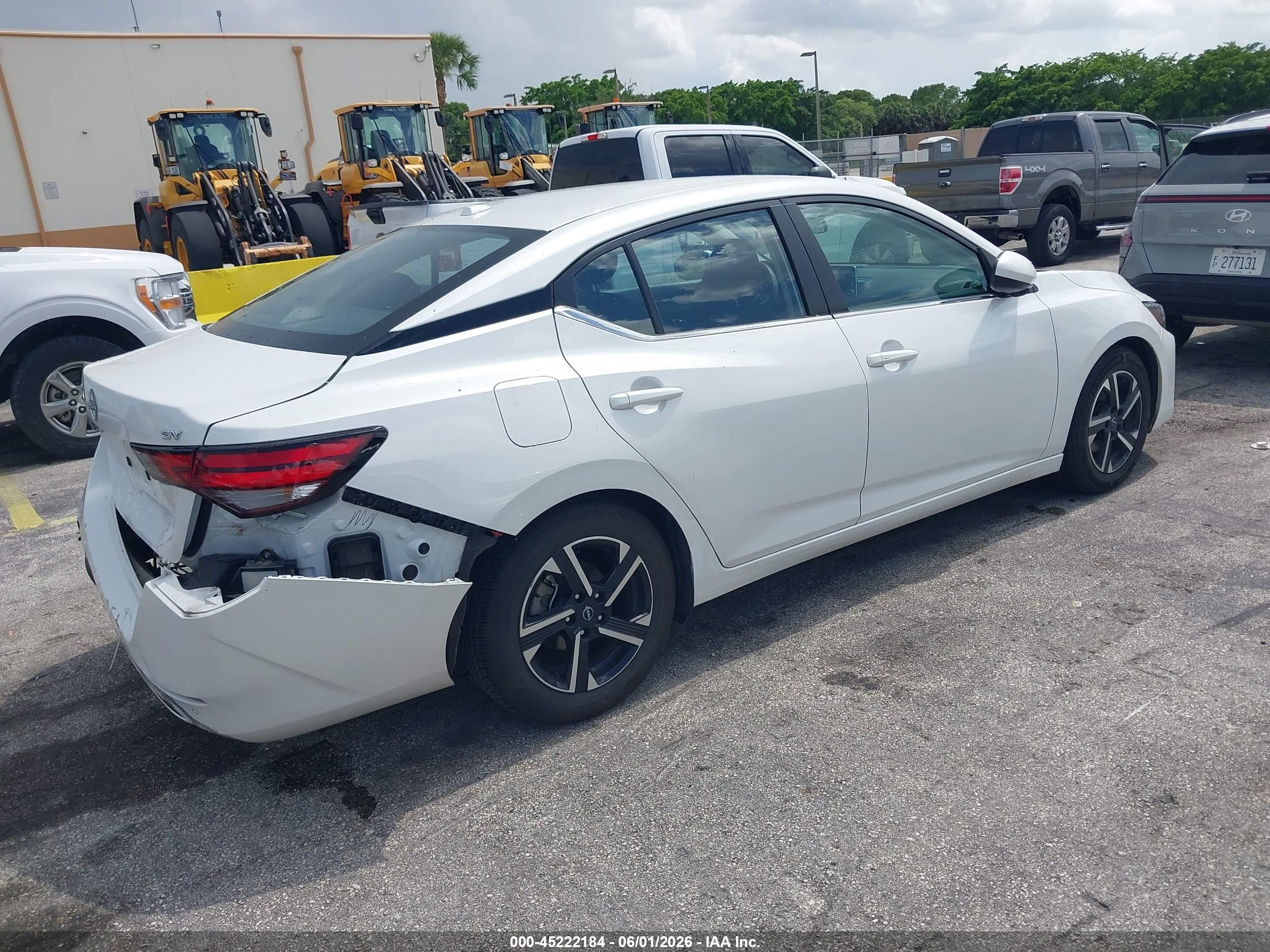 NISSAN SENTRA image 4