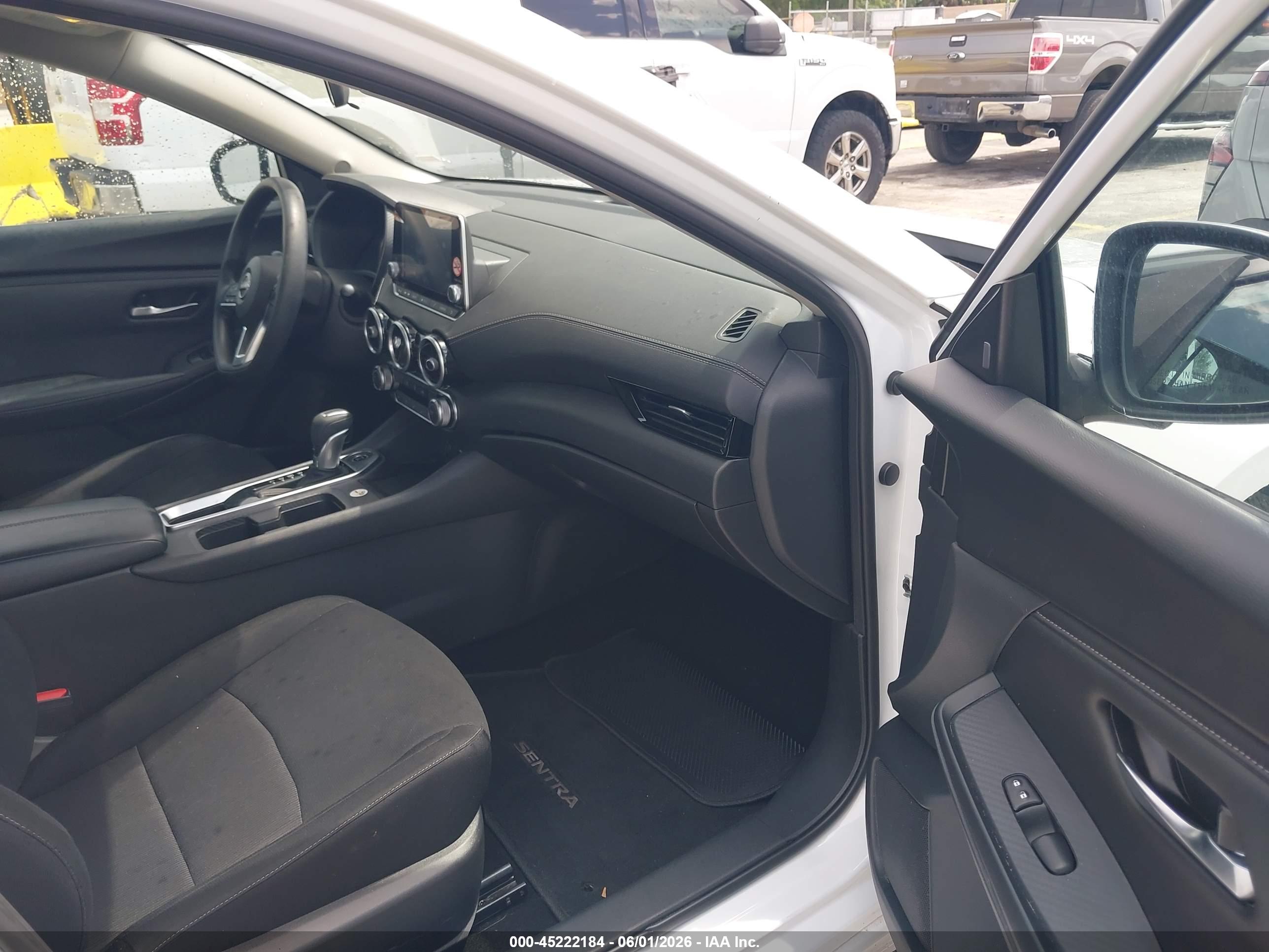NISSAN SENTRA image 5