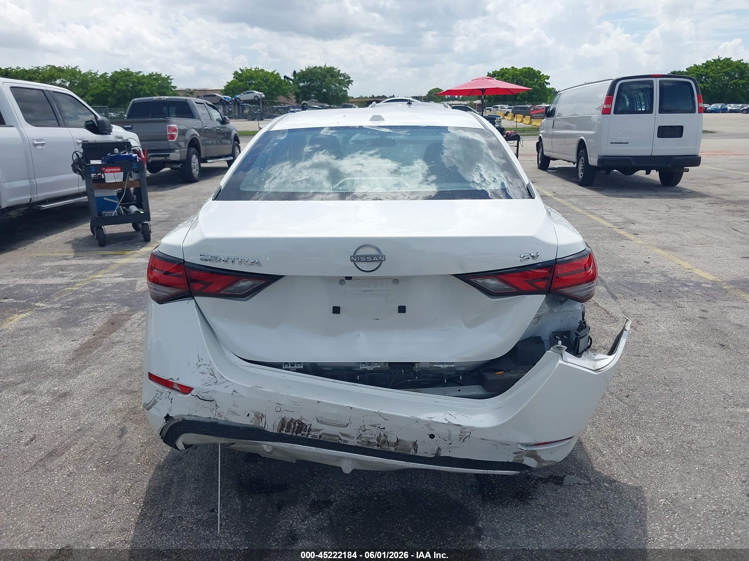 NISSAN SENTRA image 6