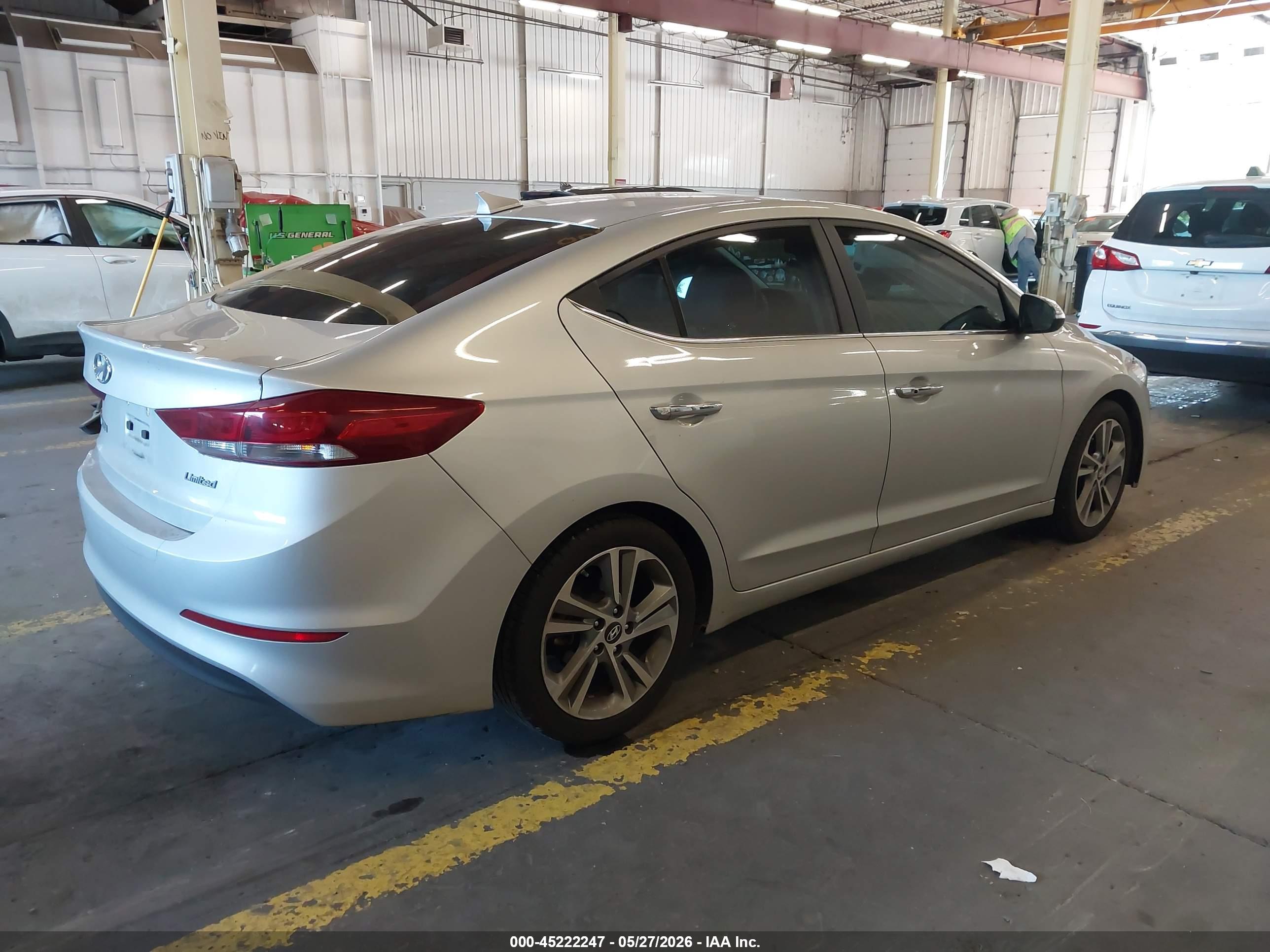 HYUNDAI ELANTRA image 4