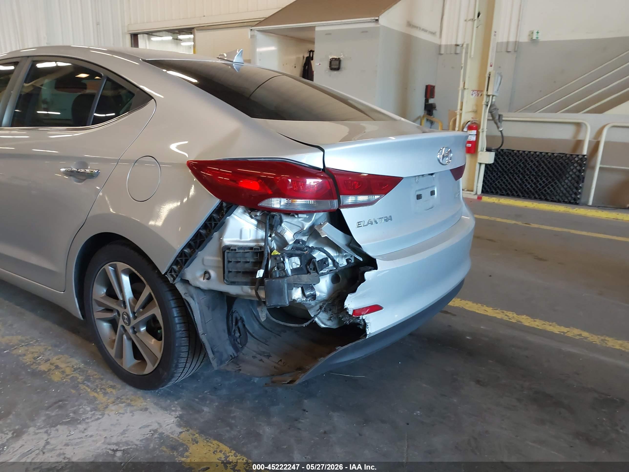 HYUNDAI ELANTRA image 6