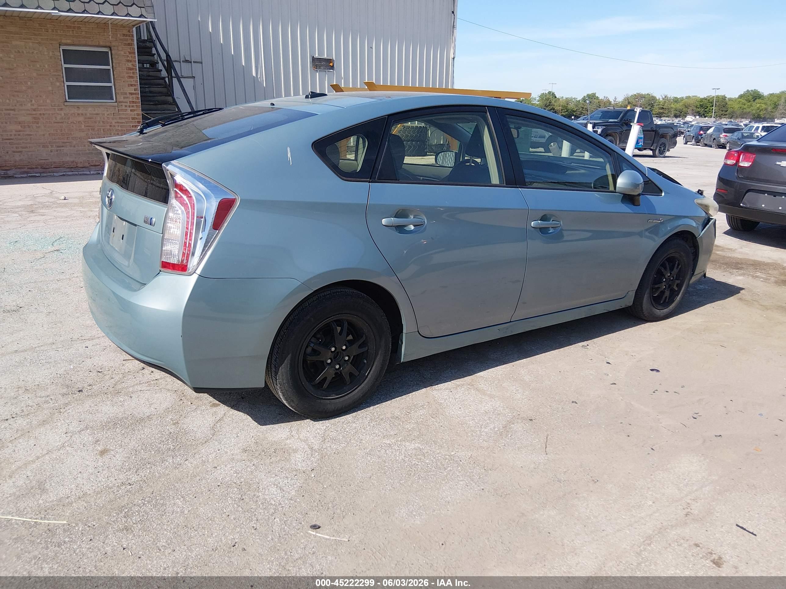 TOYOTA PRIUS image 4