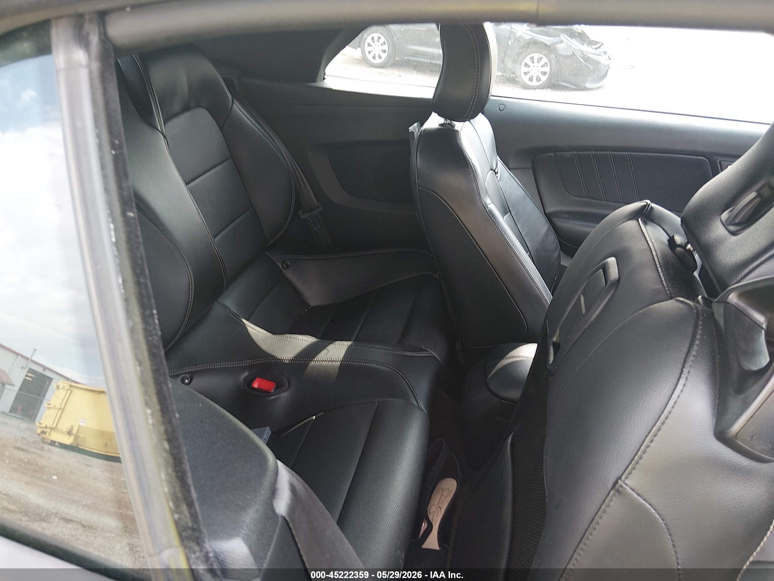 FORD MUSTANG image 8
