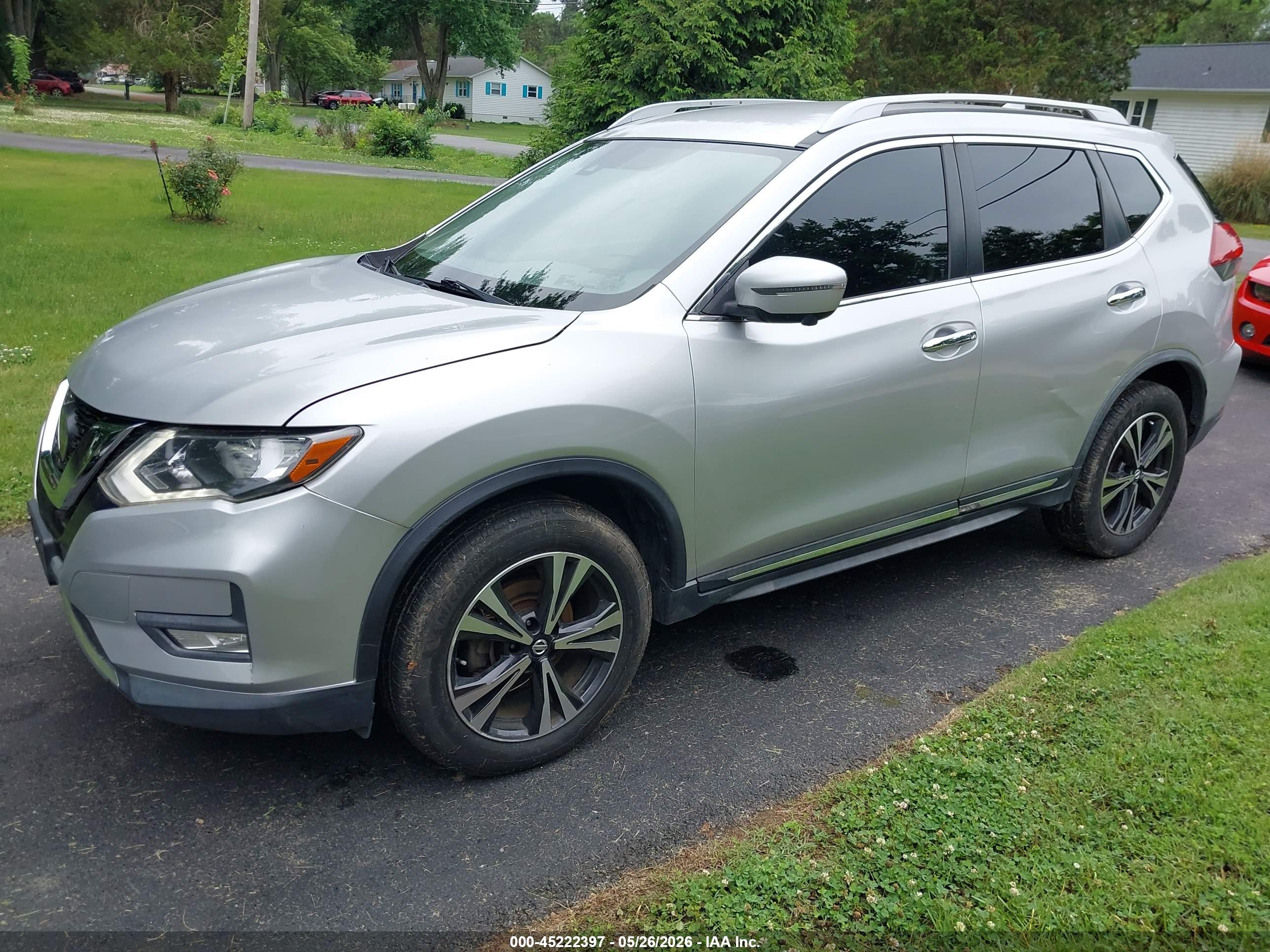 NISSAN ROGUE image 2