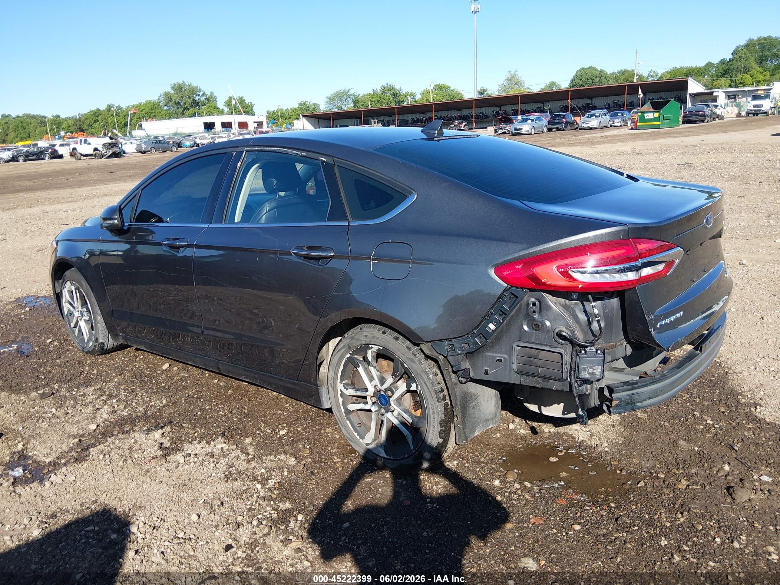 FORD FUSION image 3