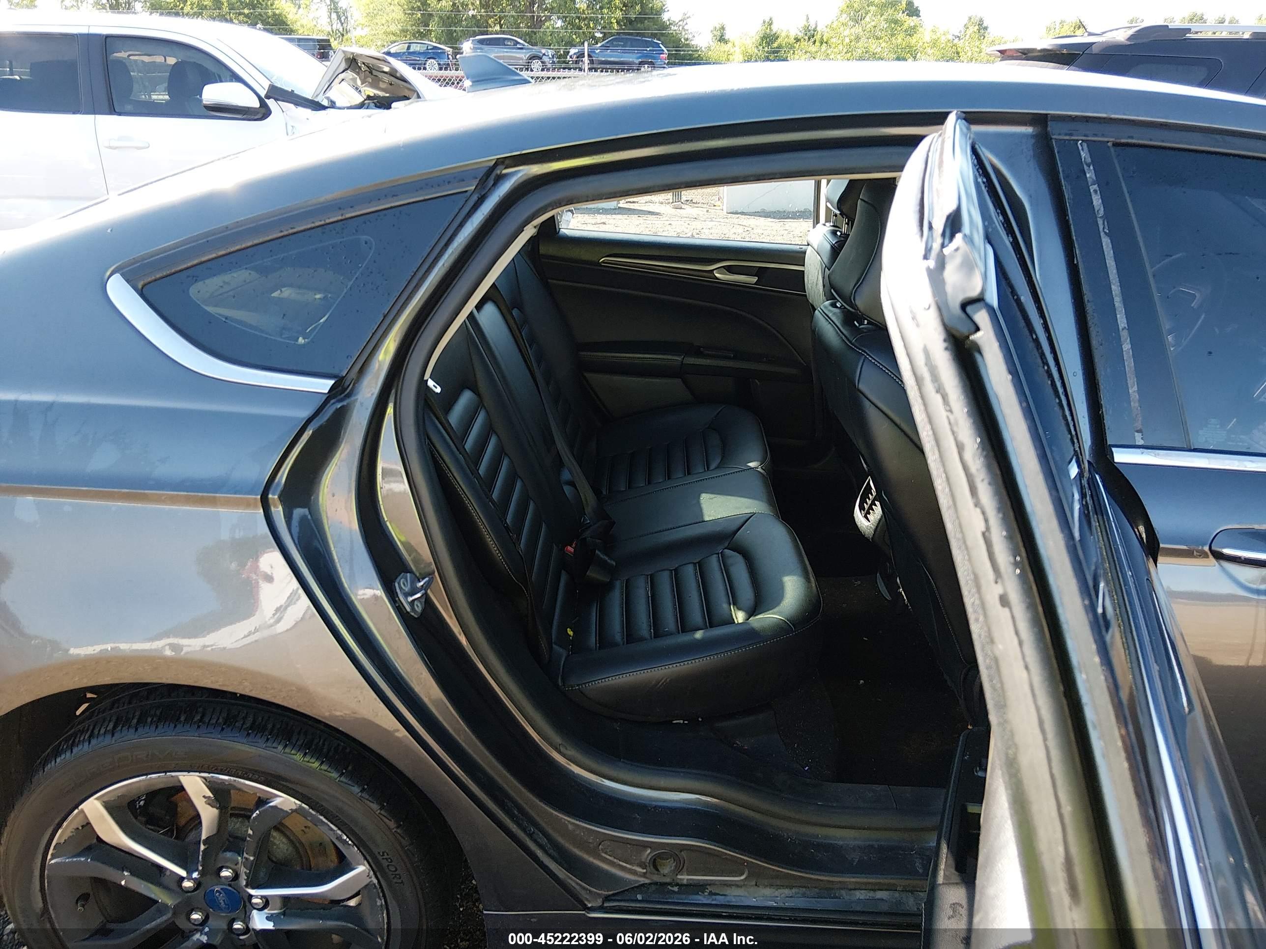 FORD FUSION image 8