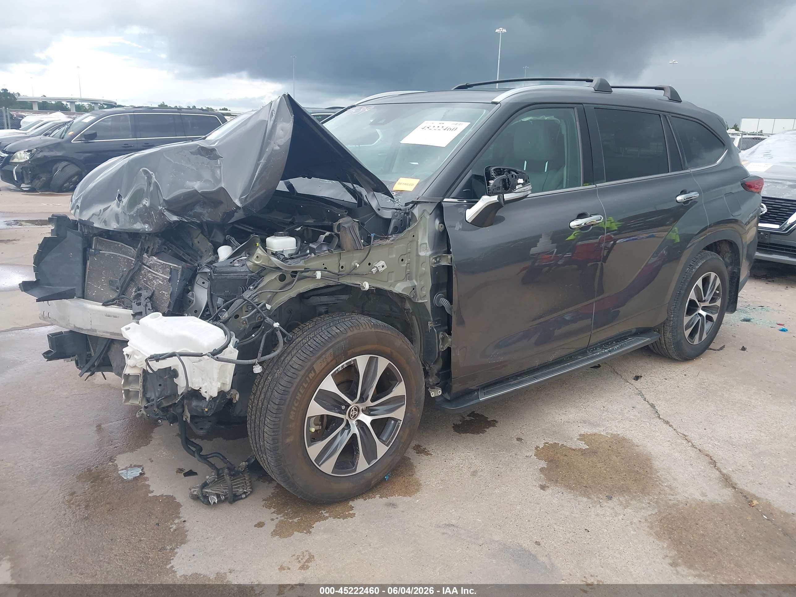TOYOTA HIGHLANDER image 2