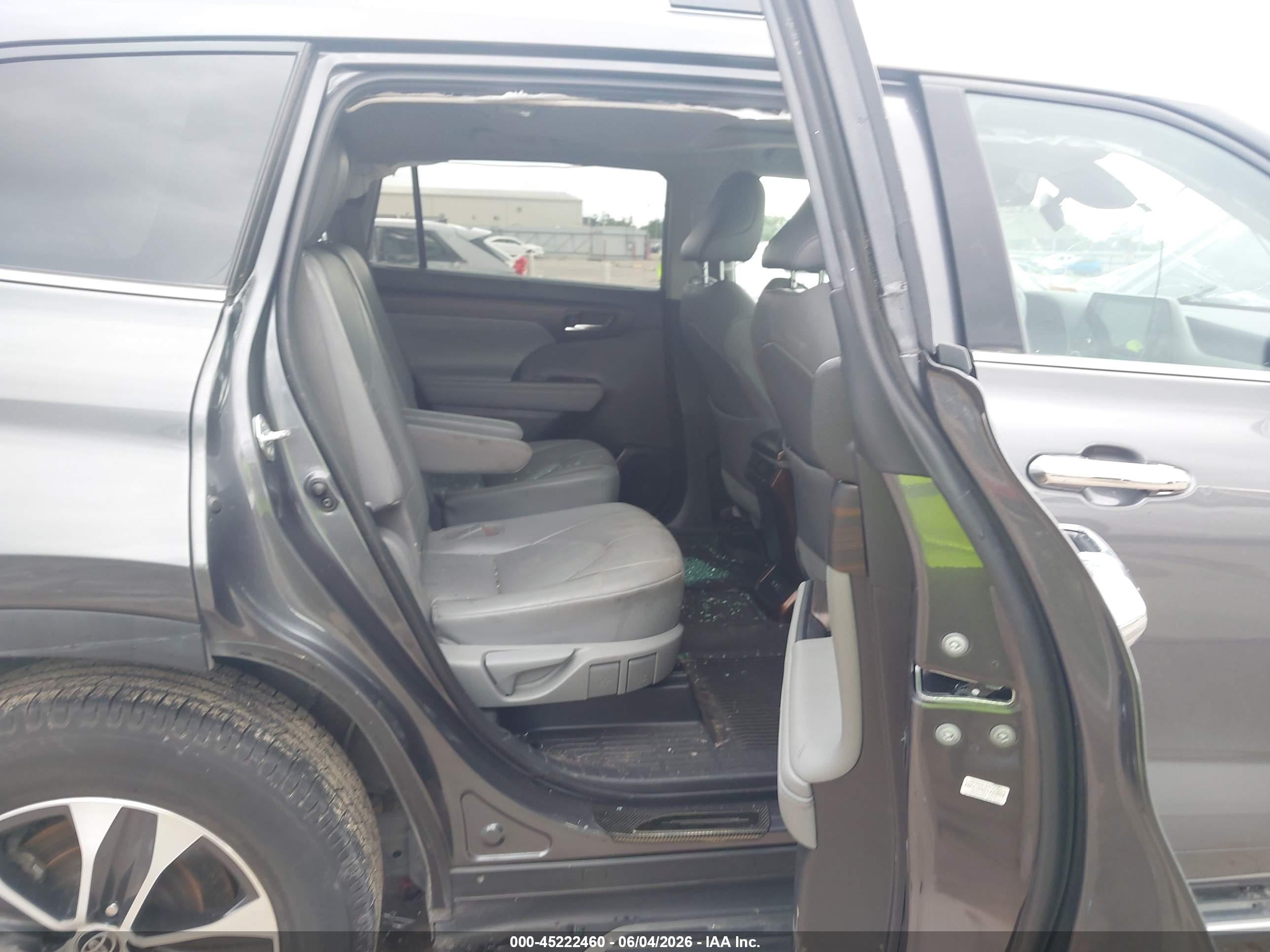 TOYOTA HIGHLANDER image 8