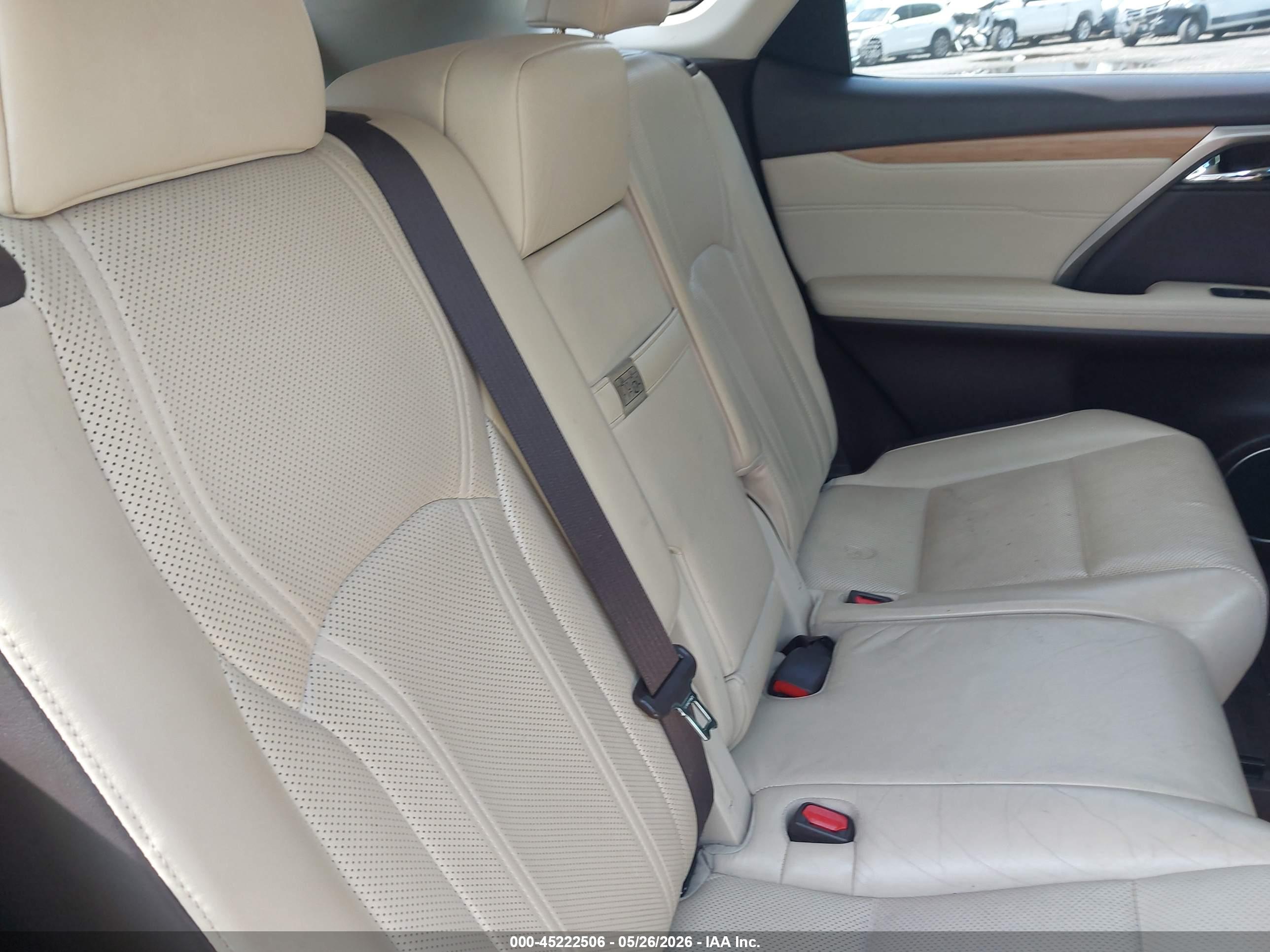 LEXUS RX image 8