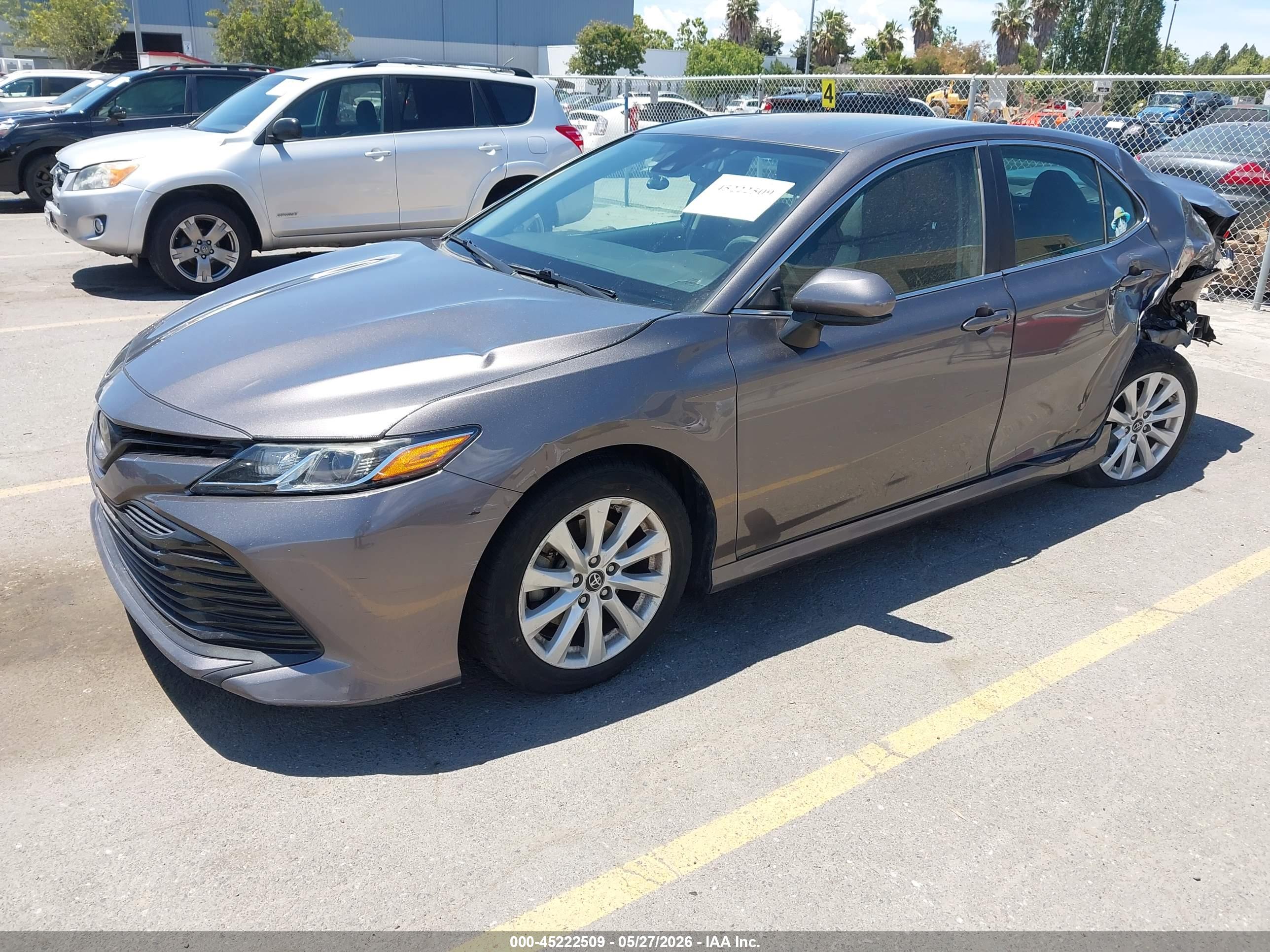 TOYOTA CAMRY image 2