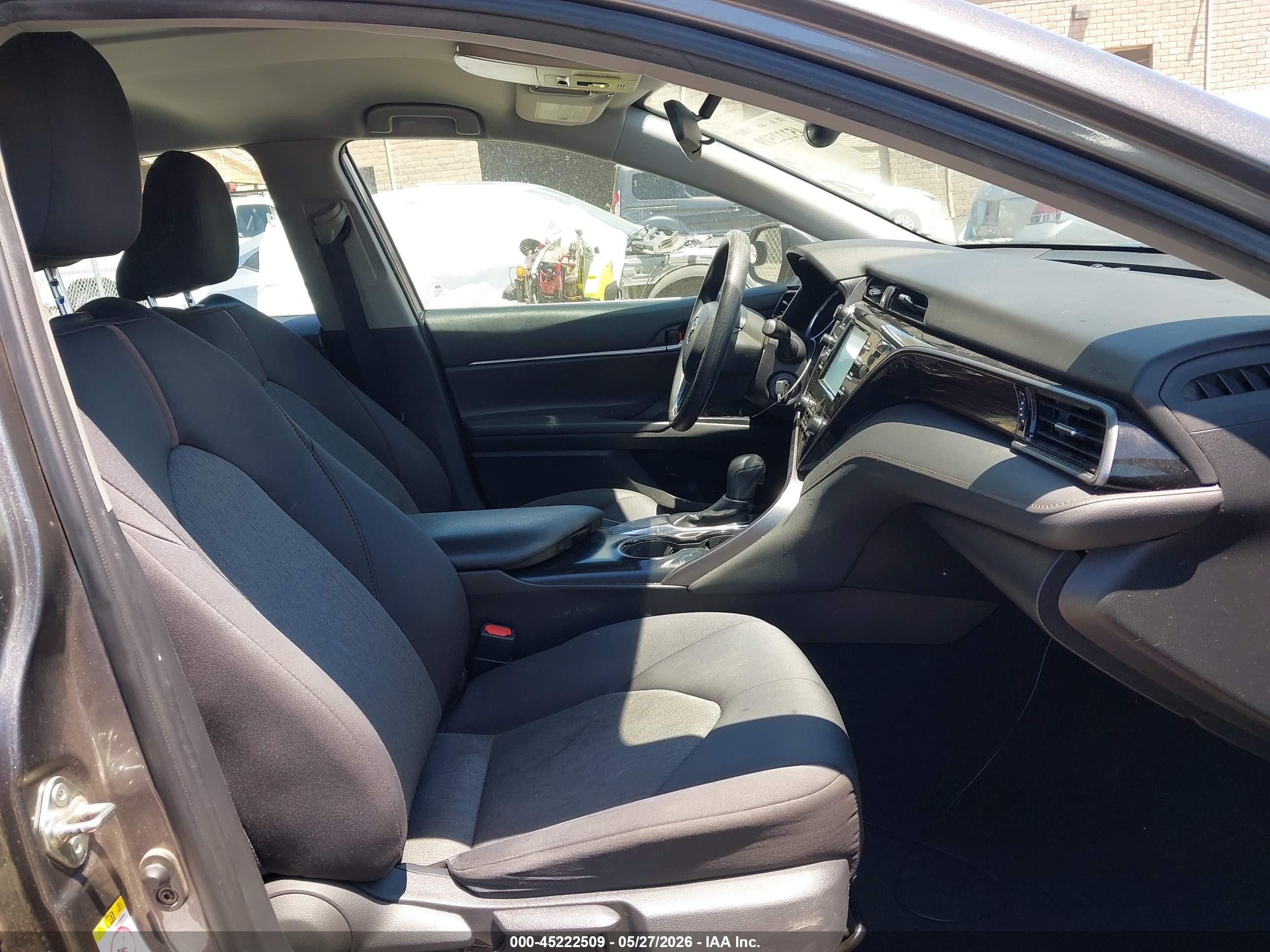 TOYOTA CAMRY image 5