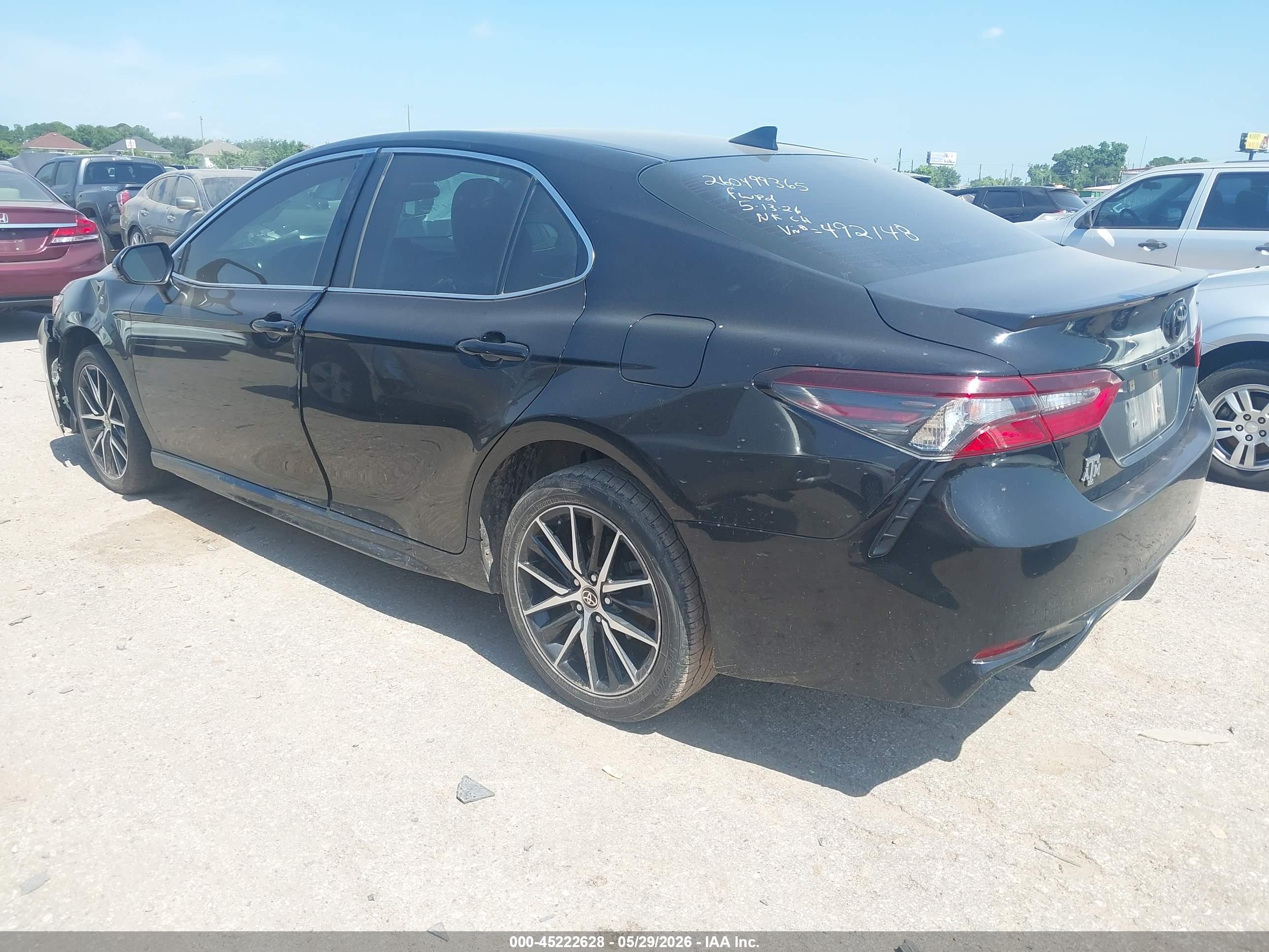 TOYOTA CAMRY image 3