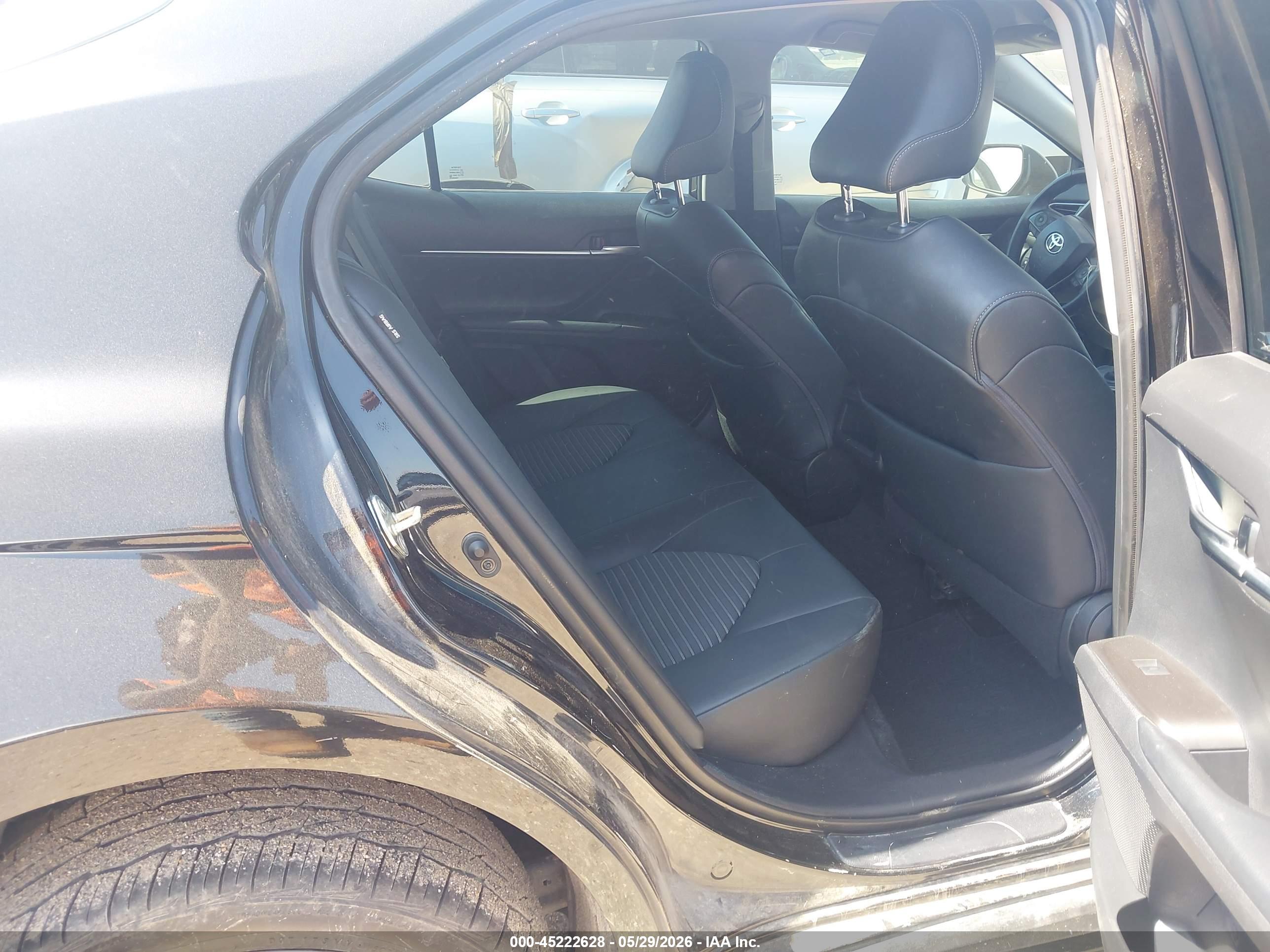 TOYOTA CAMRY image 8