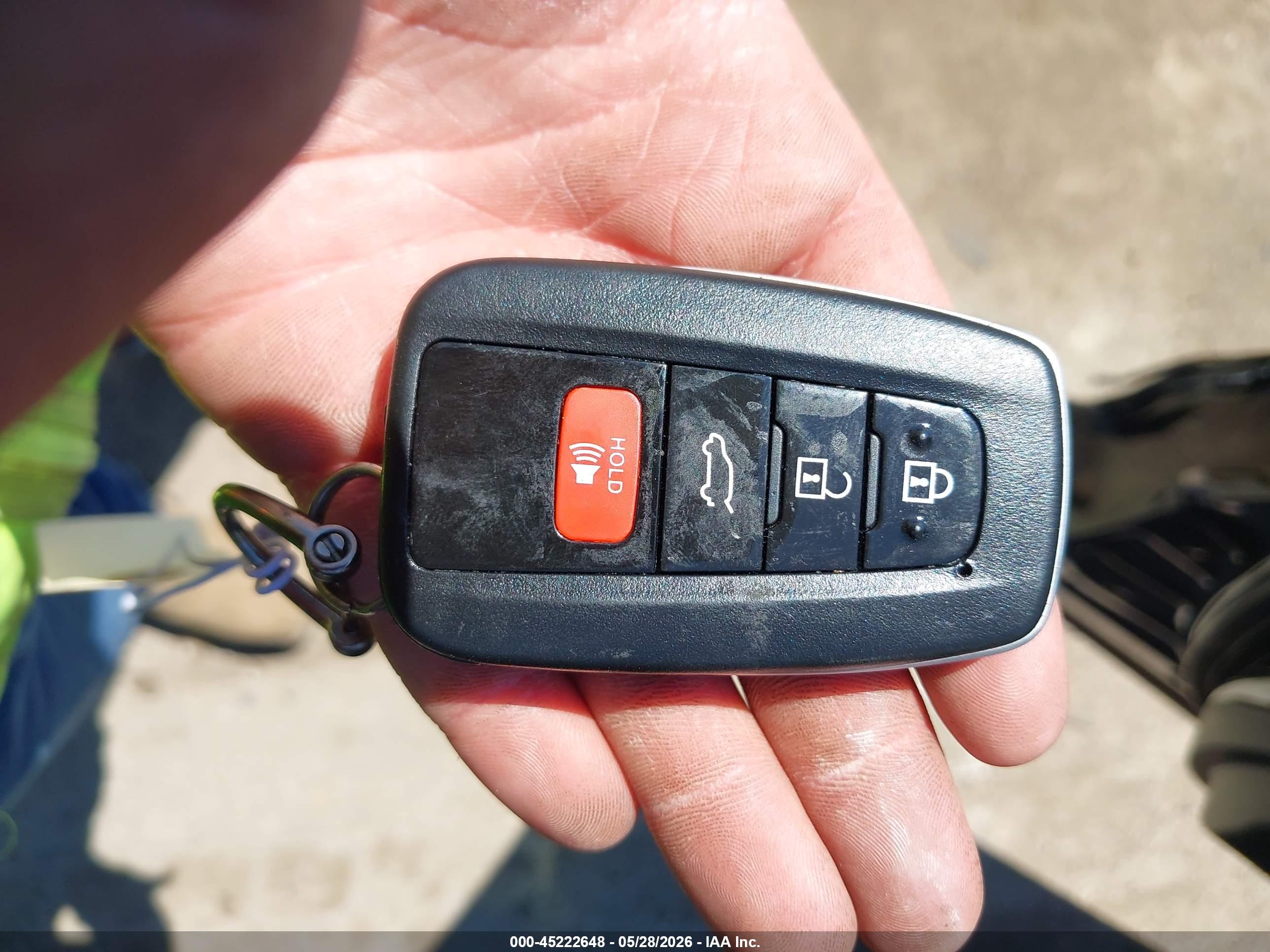 TOYOTA RAV4 image 11