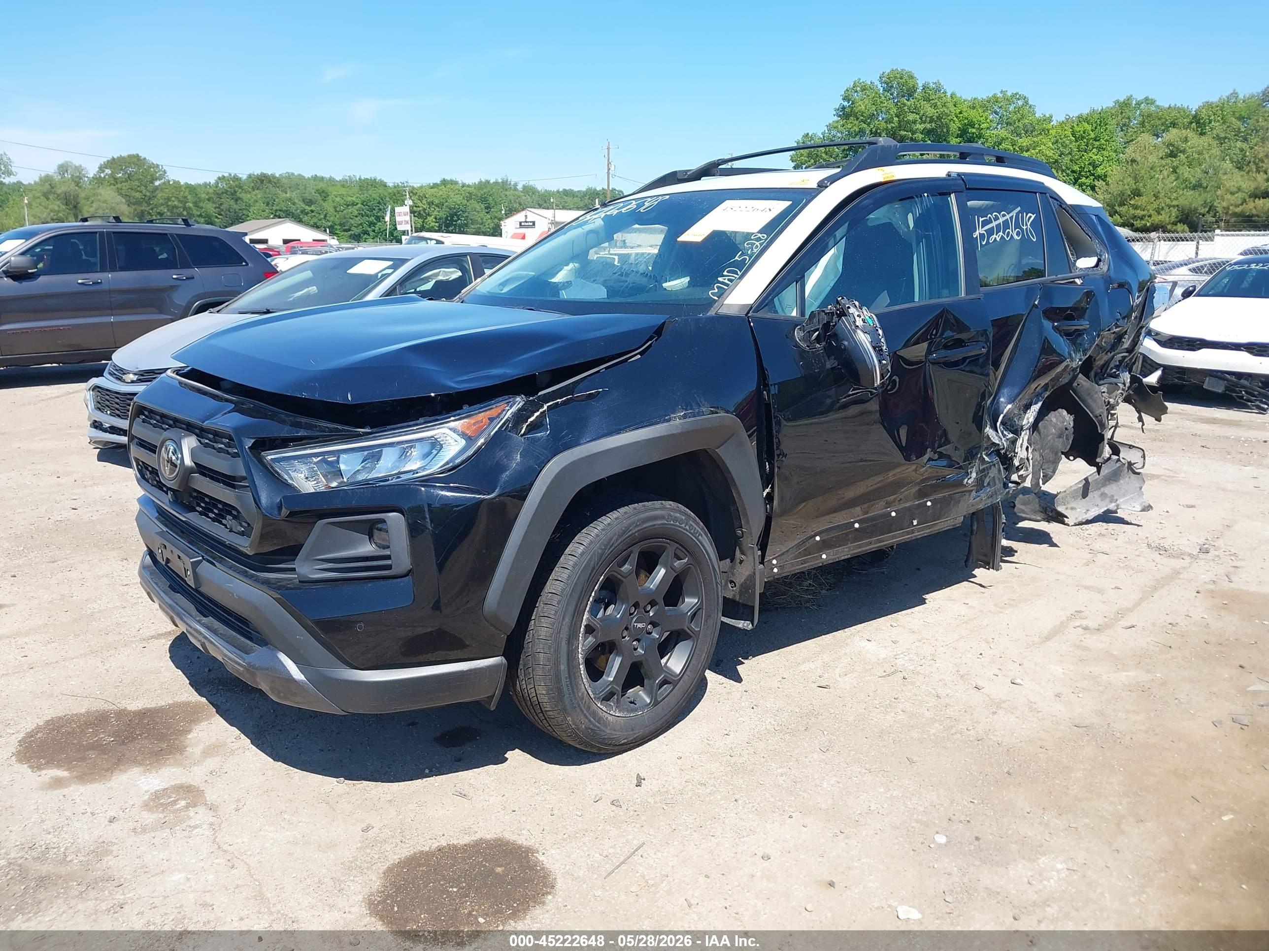 TOYOTA RAV4 image 2