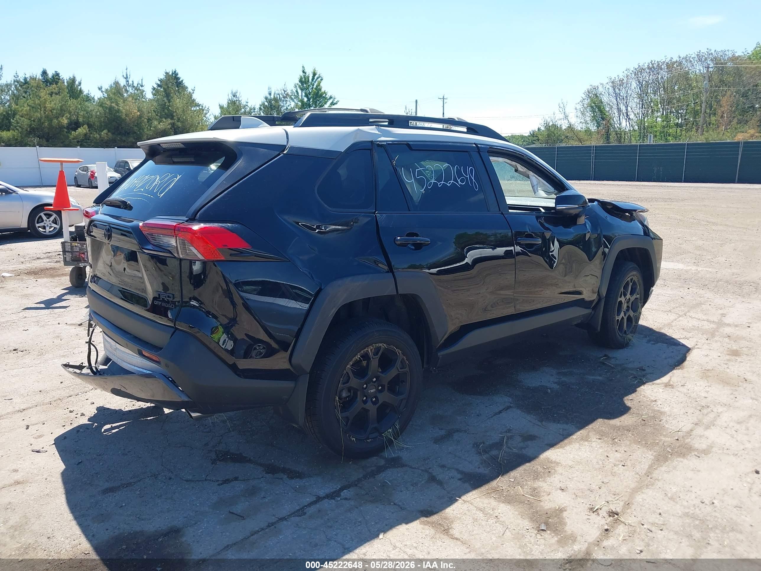 TOYOTA RAV4 image 4