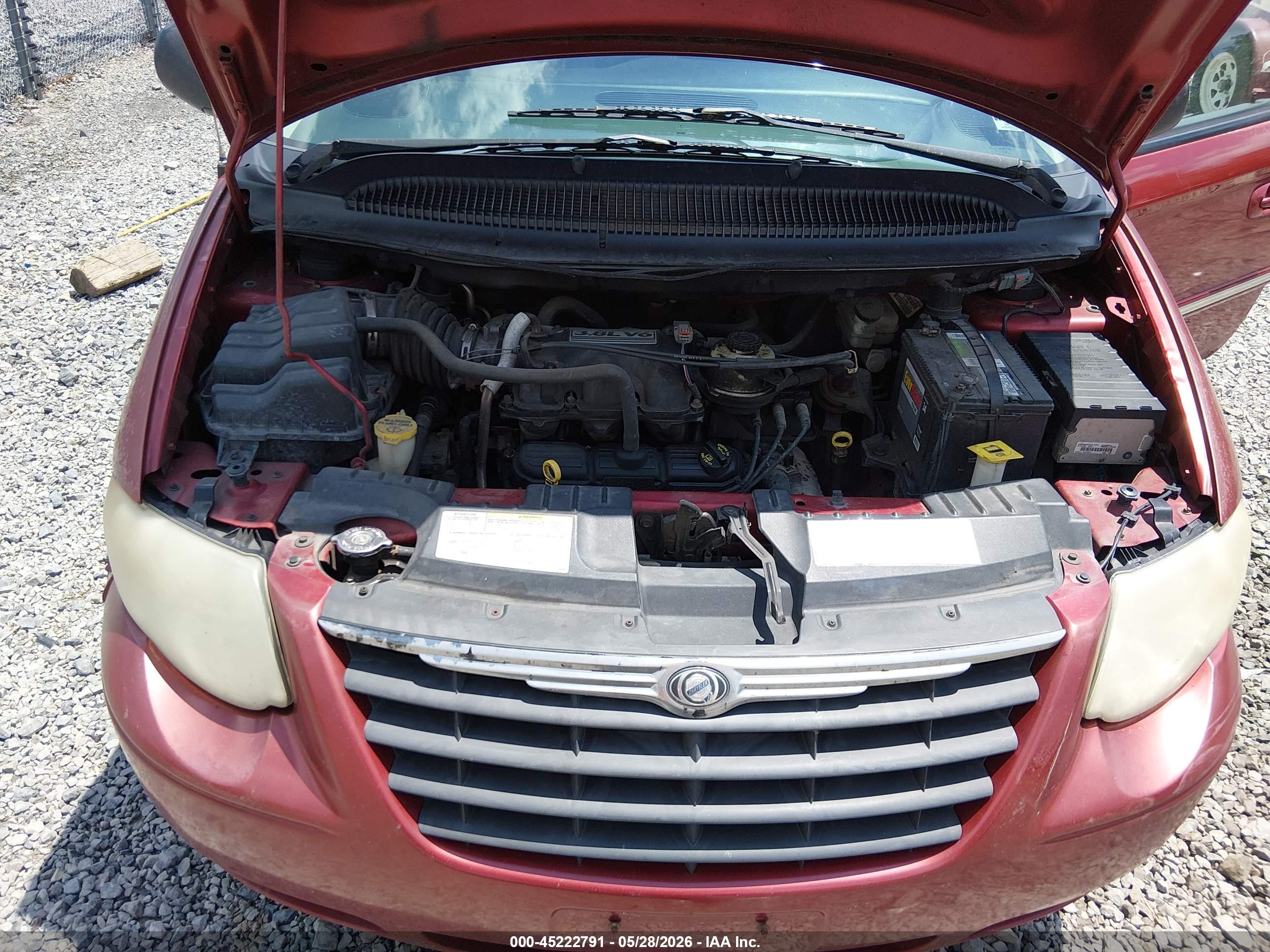 CHRYSLER TOWN image 10
