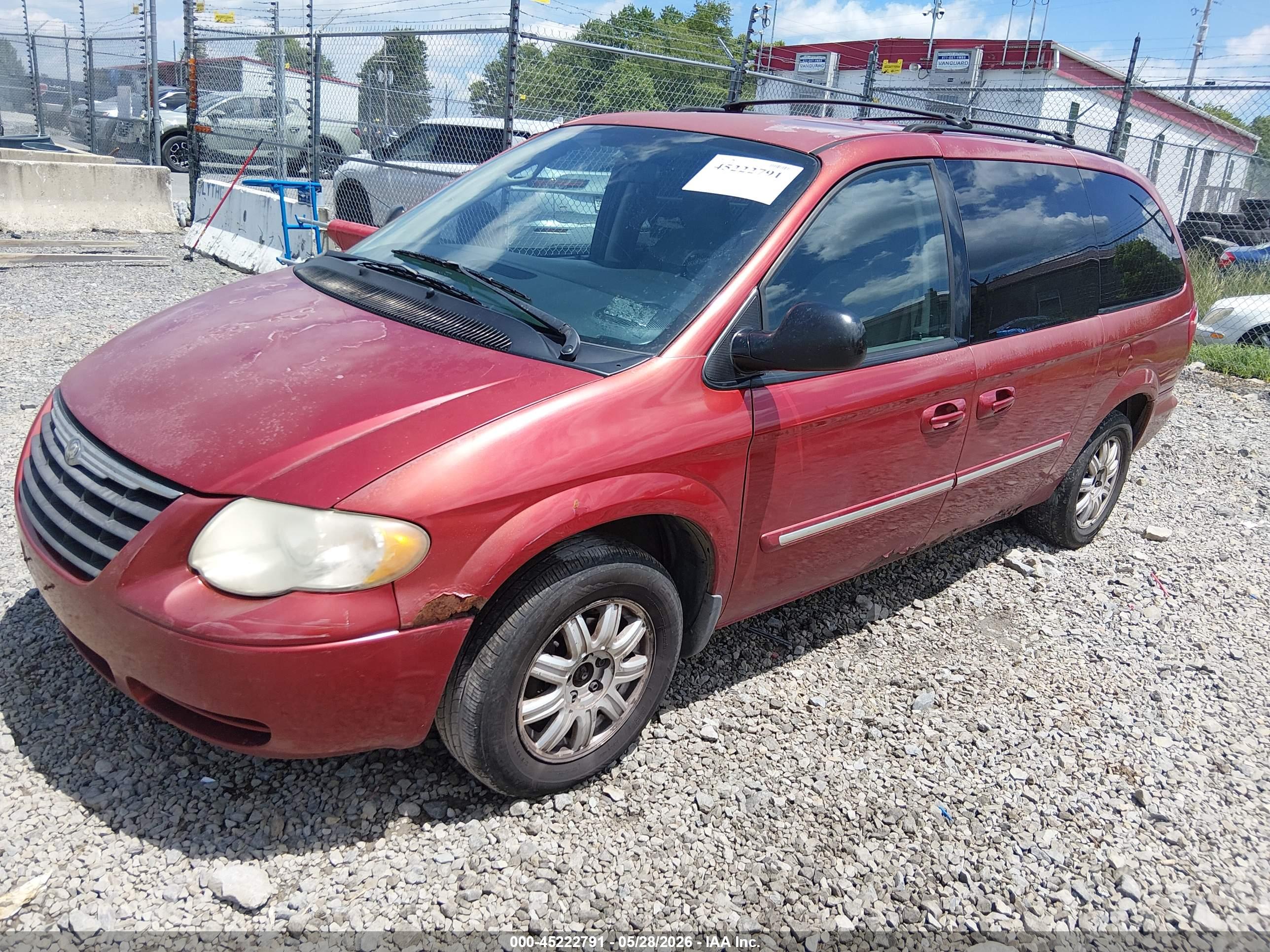 CHRYSLER TOWN image 2