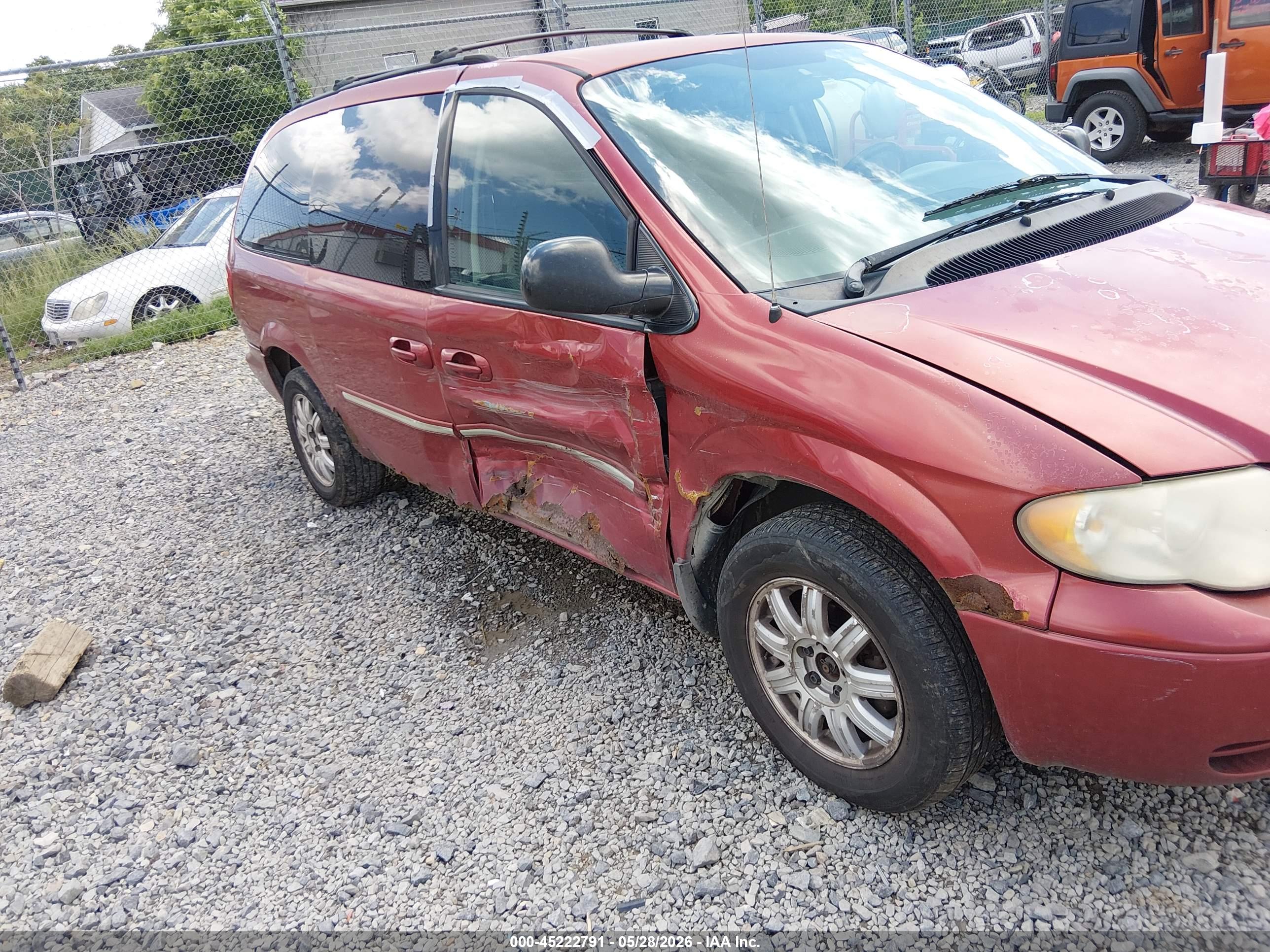 CHRYSLER TOWN image 6