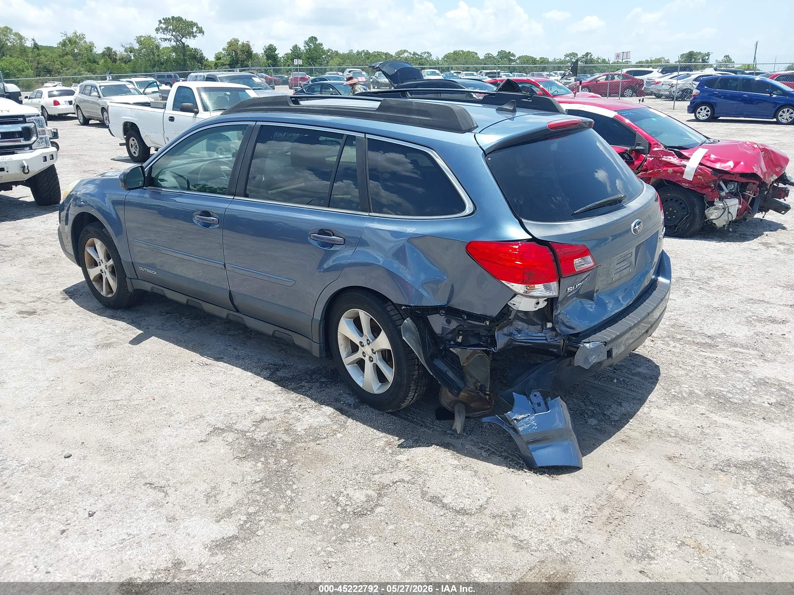 SUBARU OUTBACK image 3