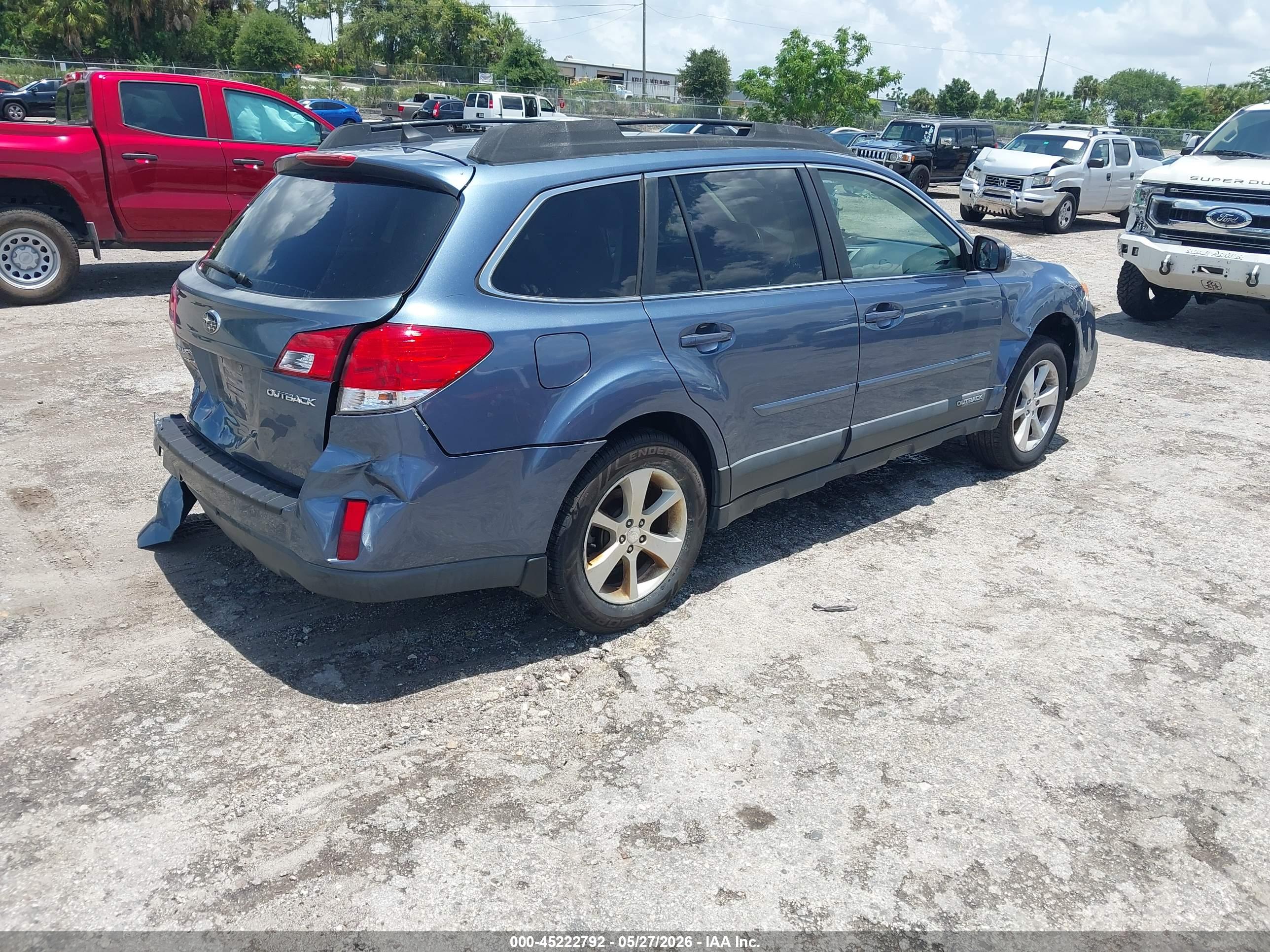 SUBARU OUTBACK image 4