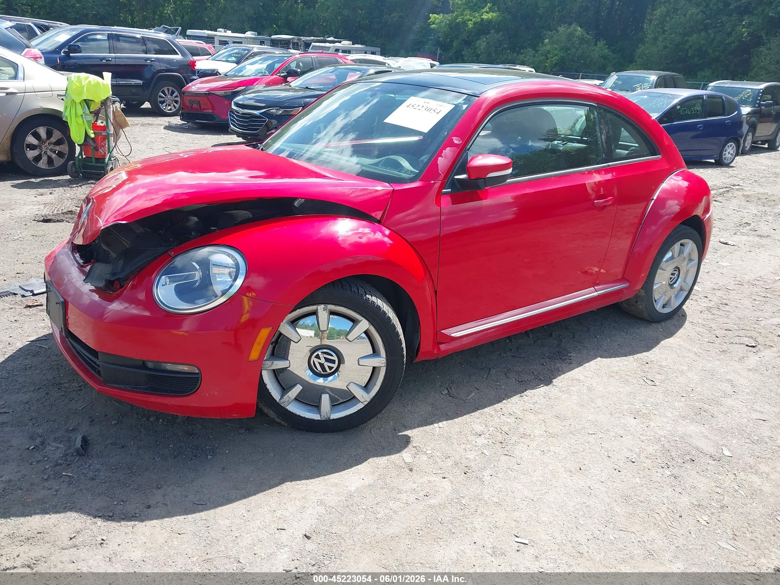 VOLKSWAGEN BEETLE image 2