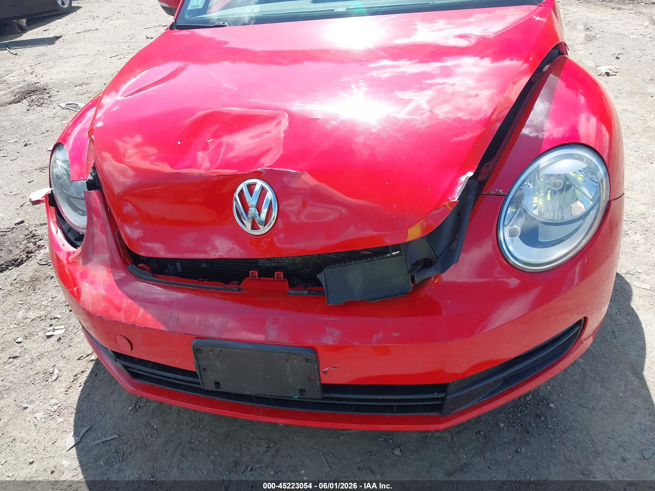 VOLKSWAGEN BEETLE image 6